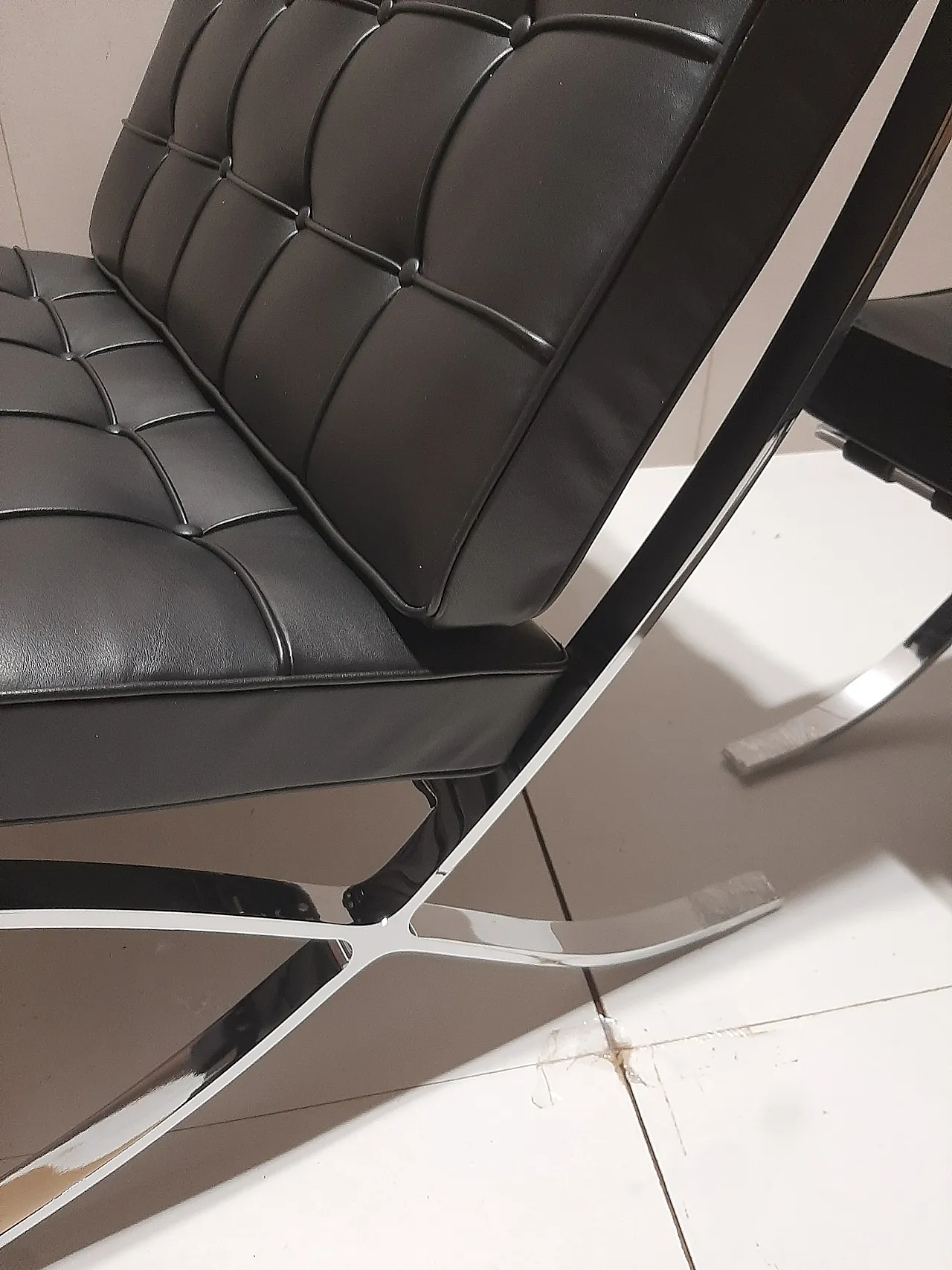 Barcellona Relax armchair by Knoll in black Venezia leather, 2000s 104