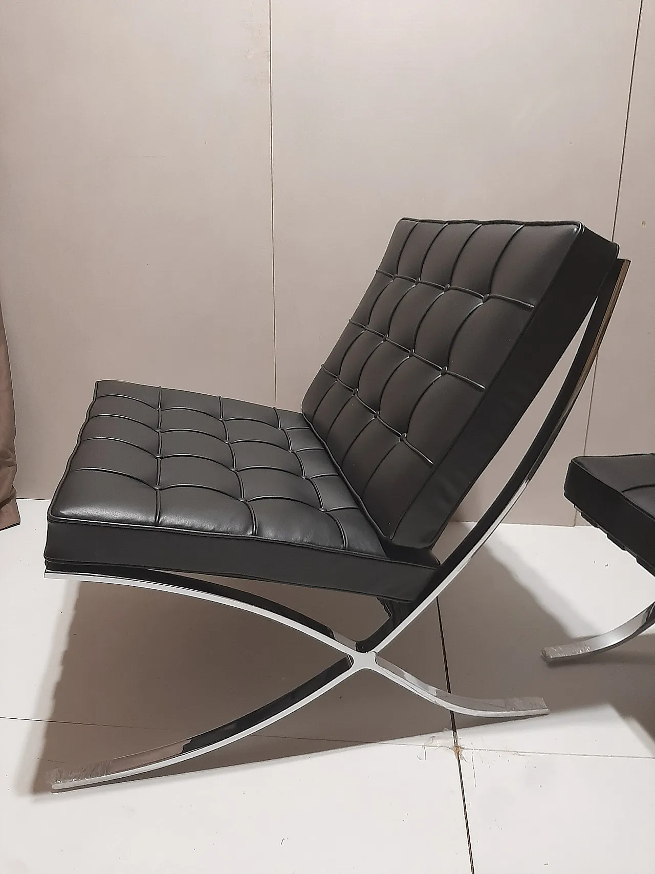Barcellona Relax armchair by Knoll in black Venezia leather, 2000s 106