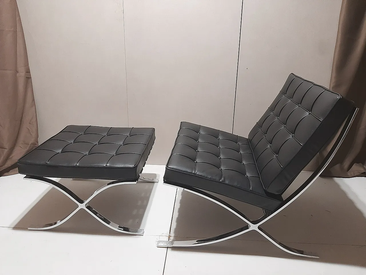 Barcellona Relax armchair by Knoll in black Venezia leather, 2000s 110