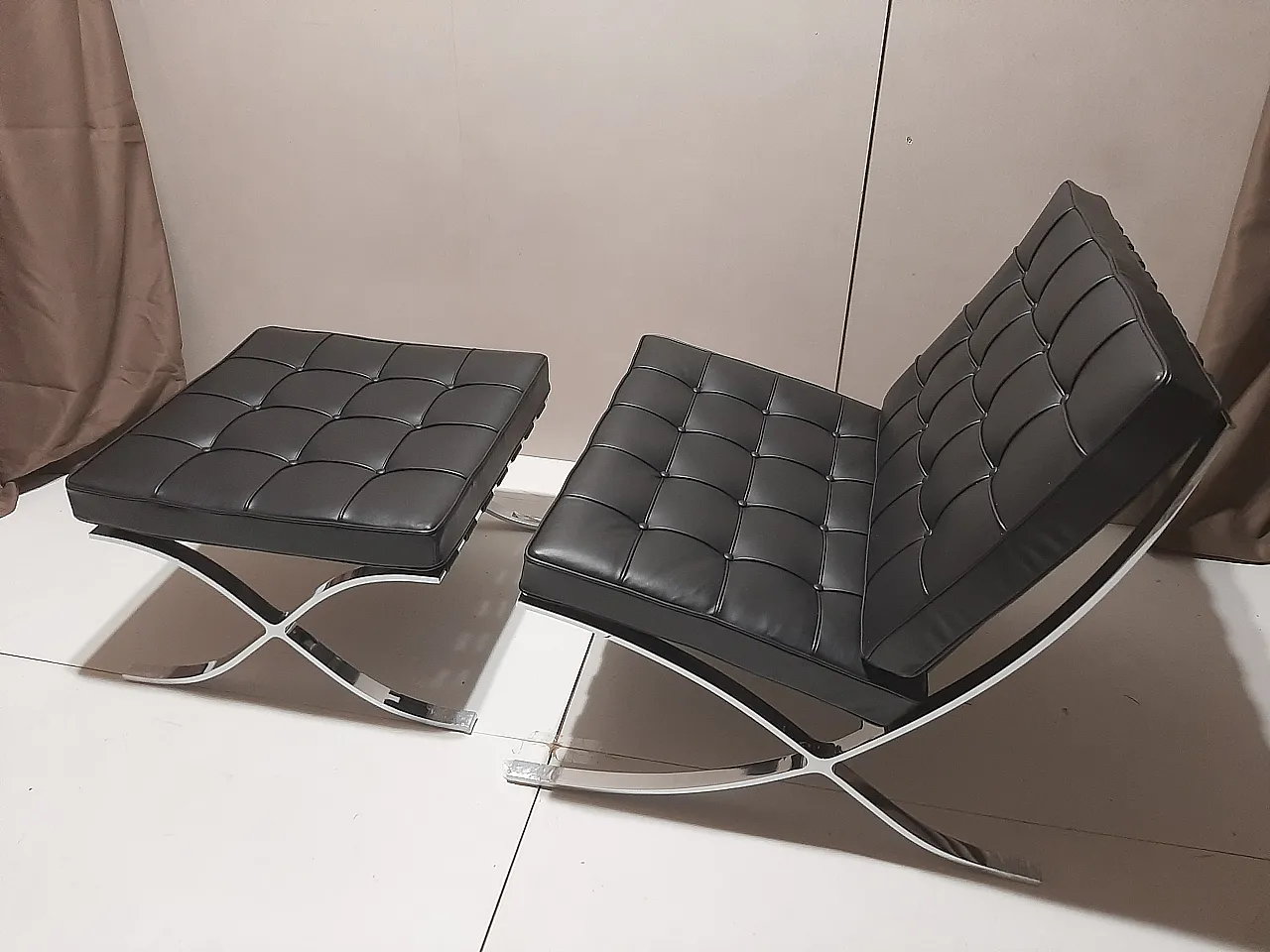 Barcellona Relax armchair by Knoll in black Venezia leather, 2000s 112