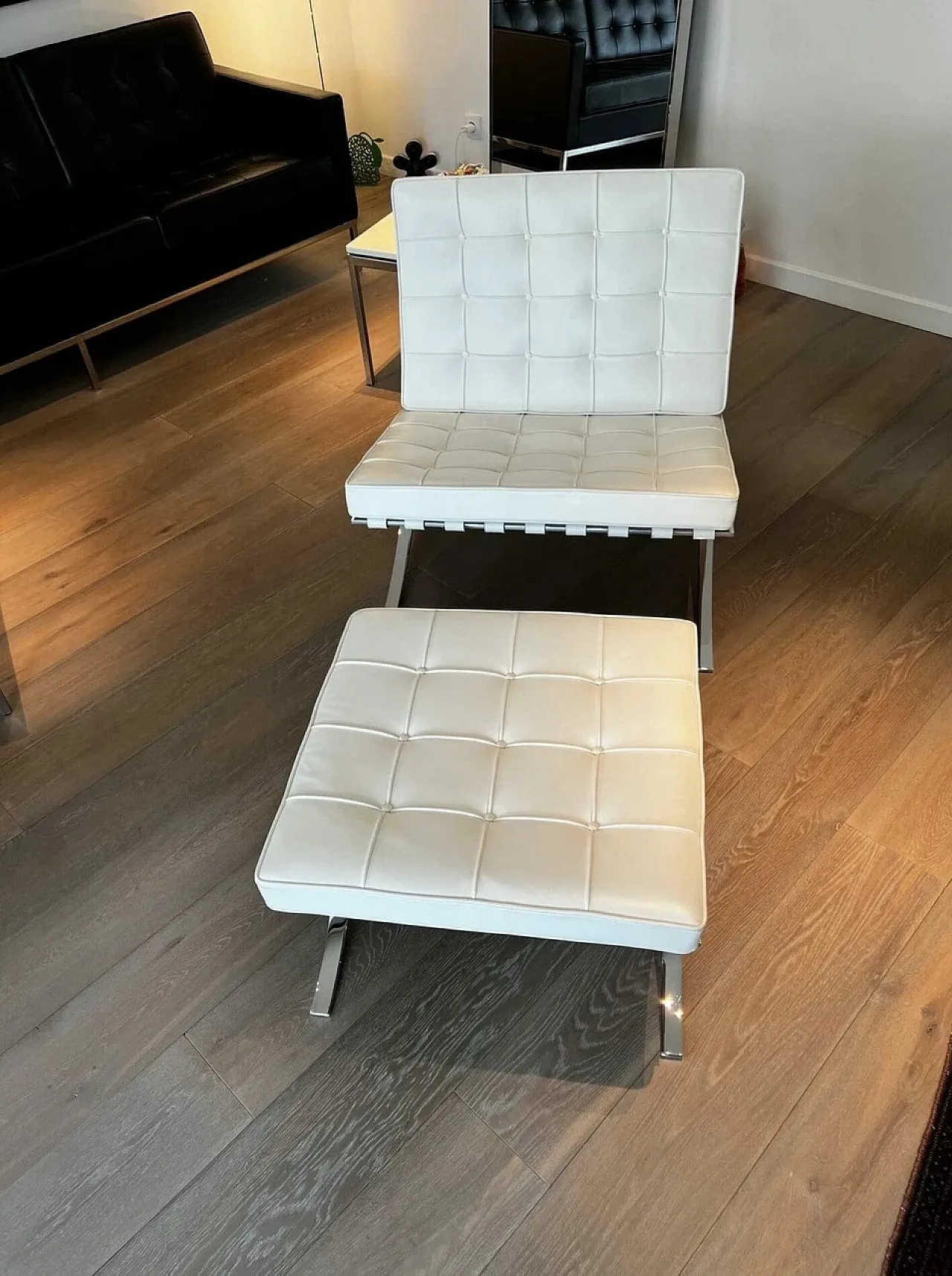 Barcelona Relax armchair  white Venezia leather, 2000s 7