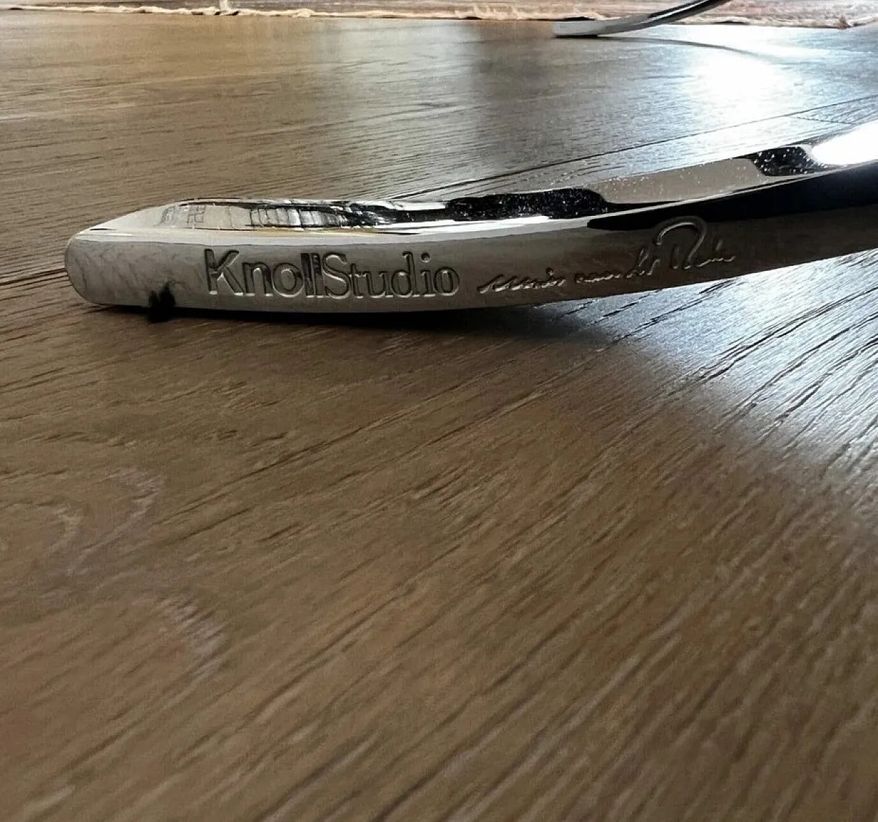 Barcelona Relax armchair  white Venezia leather, 2000s 12