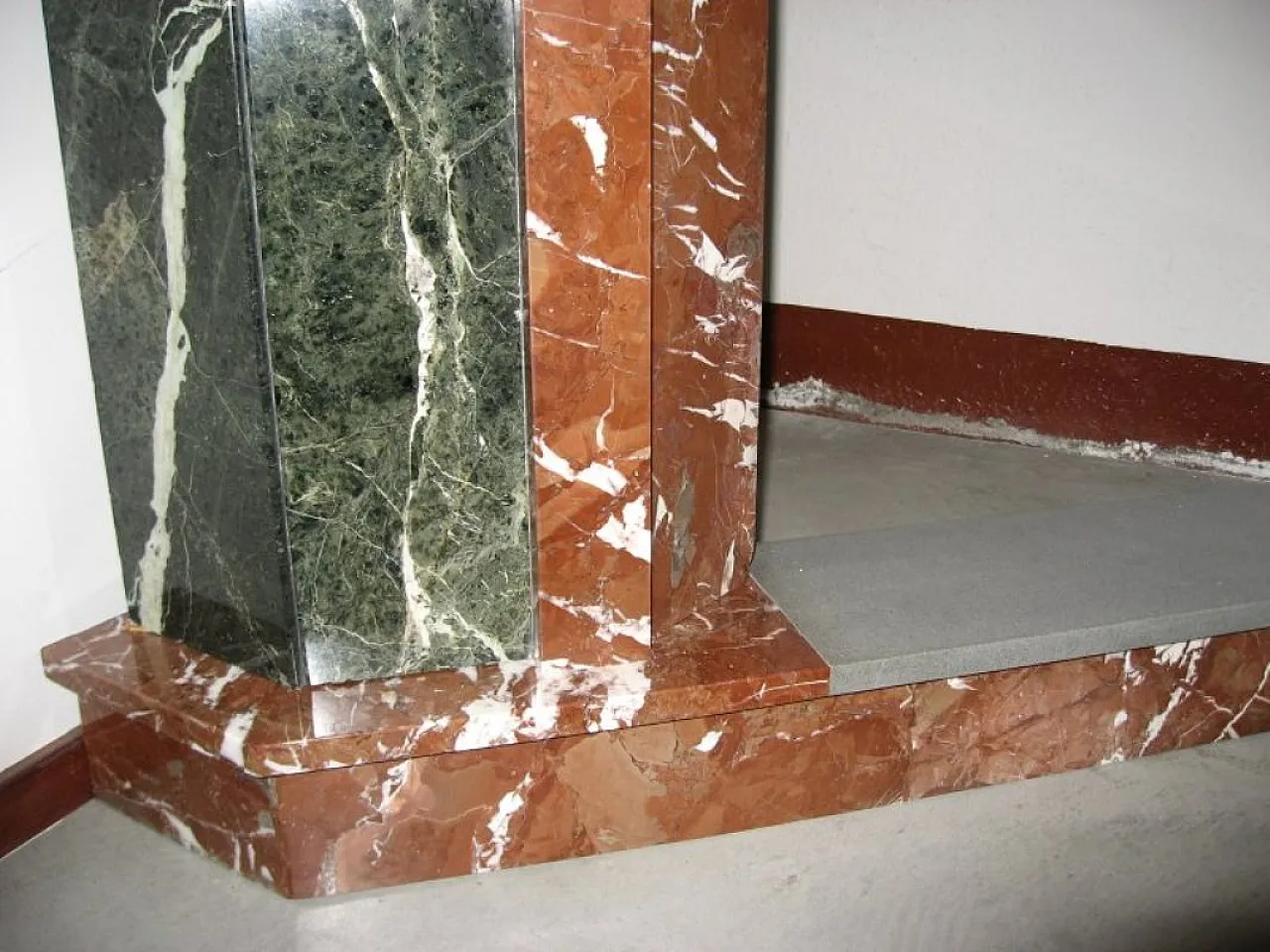 Camino in marmo ad angolo, anni '30 6