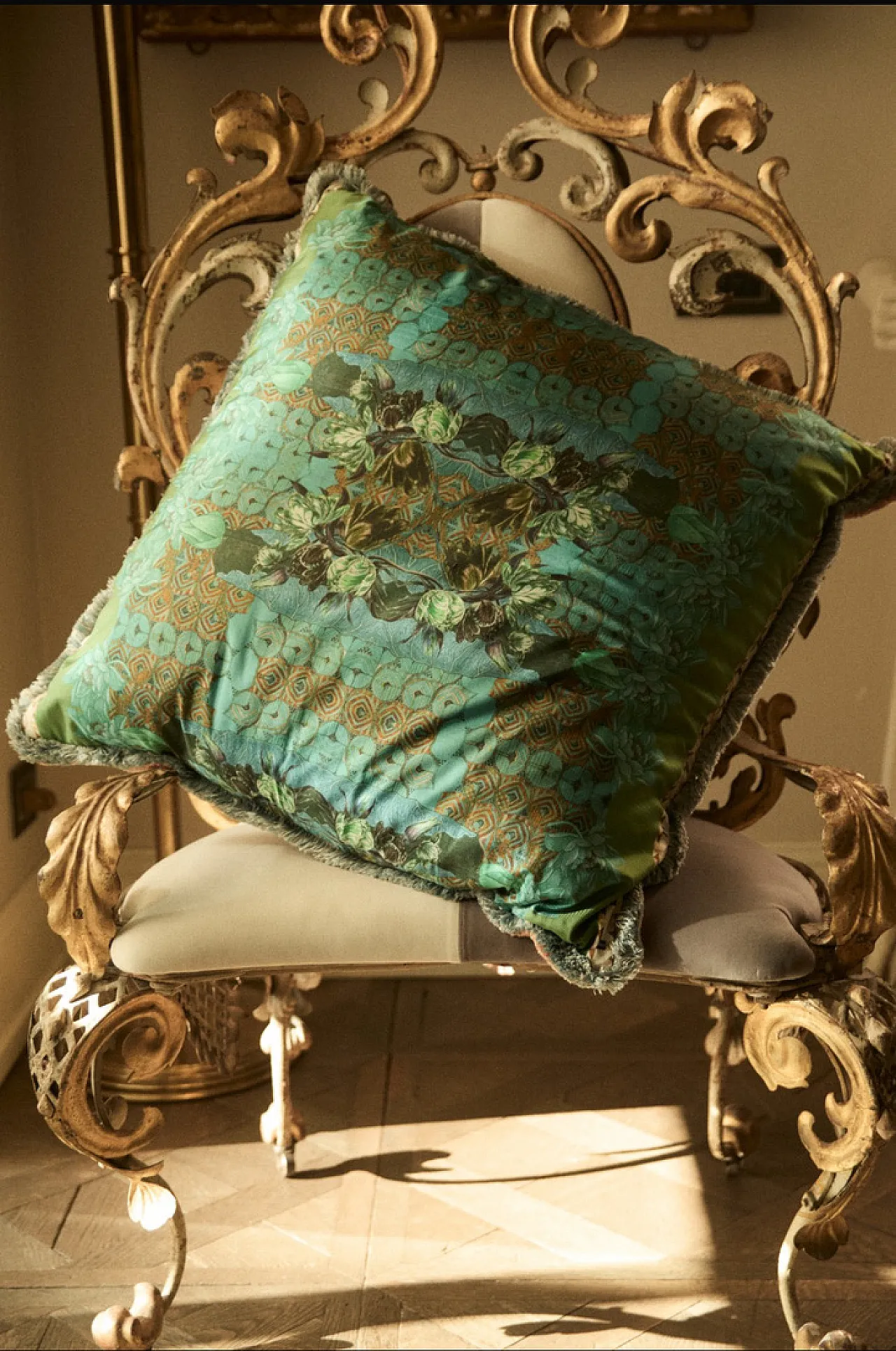 Square decorative cushion with botanical motif 3