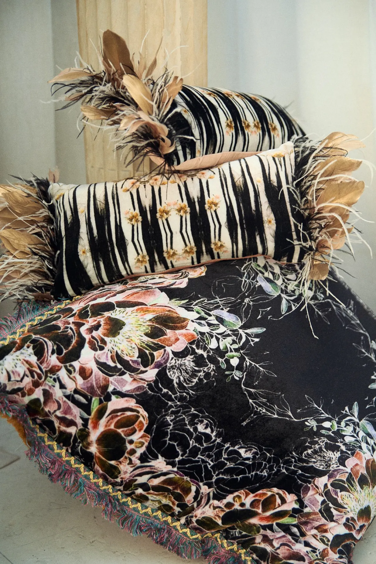Decorative cushion with feather trim 3