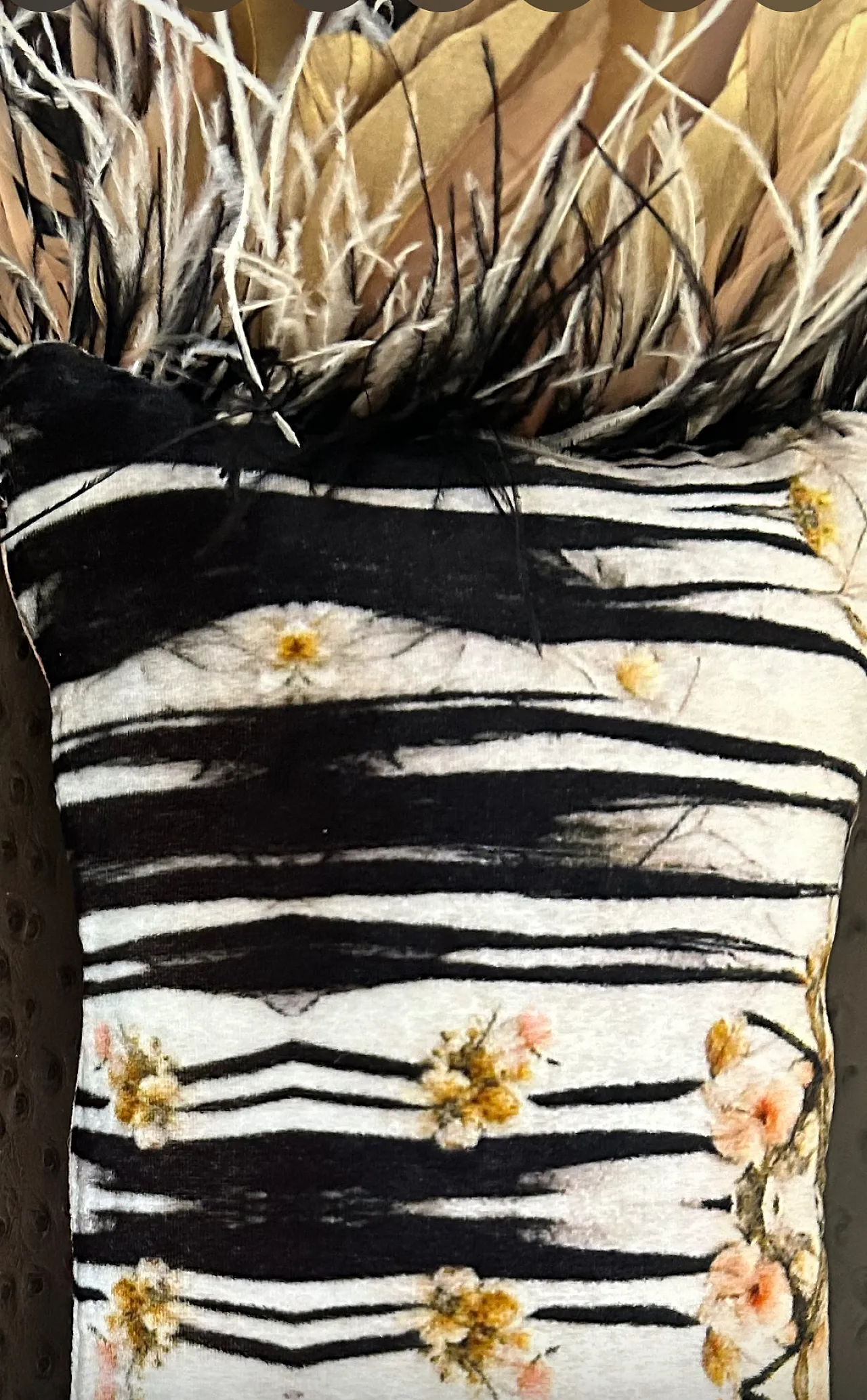 Decorative cushion with feather trim 4