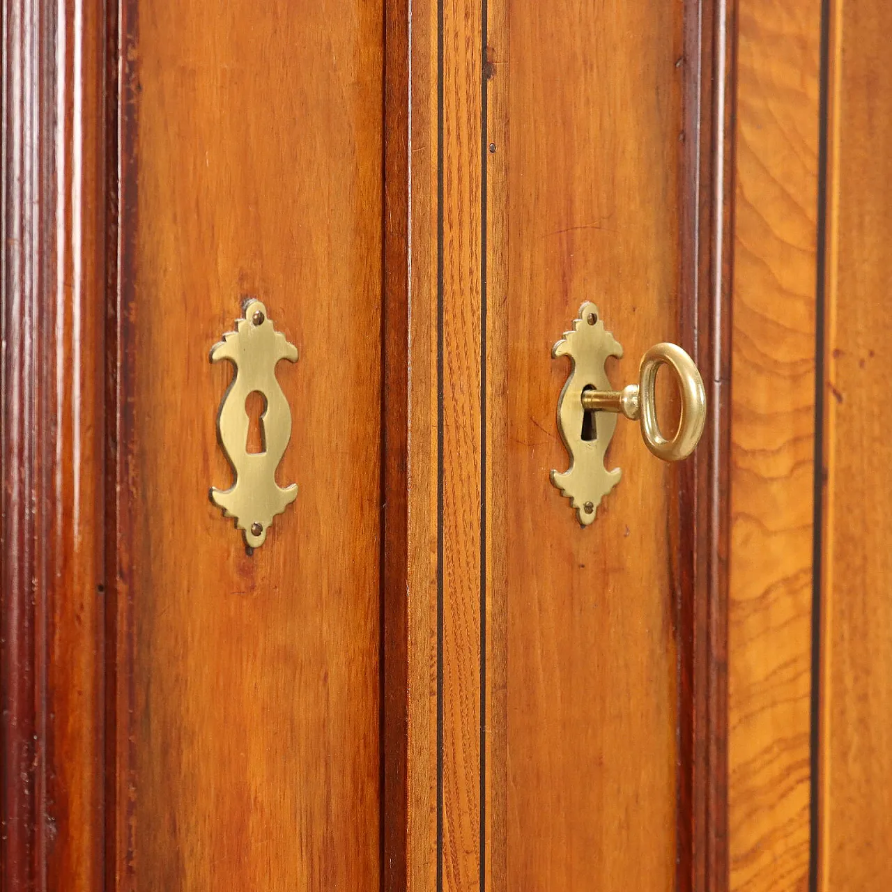 Armadio impiallacciato in mogano e altri legno, primo '900 8