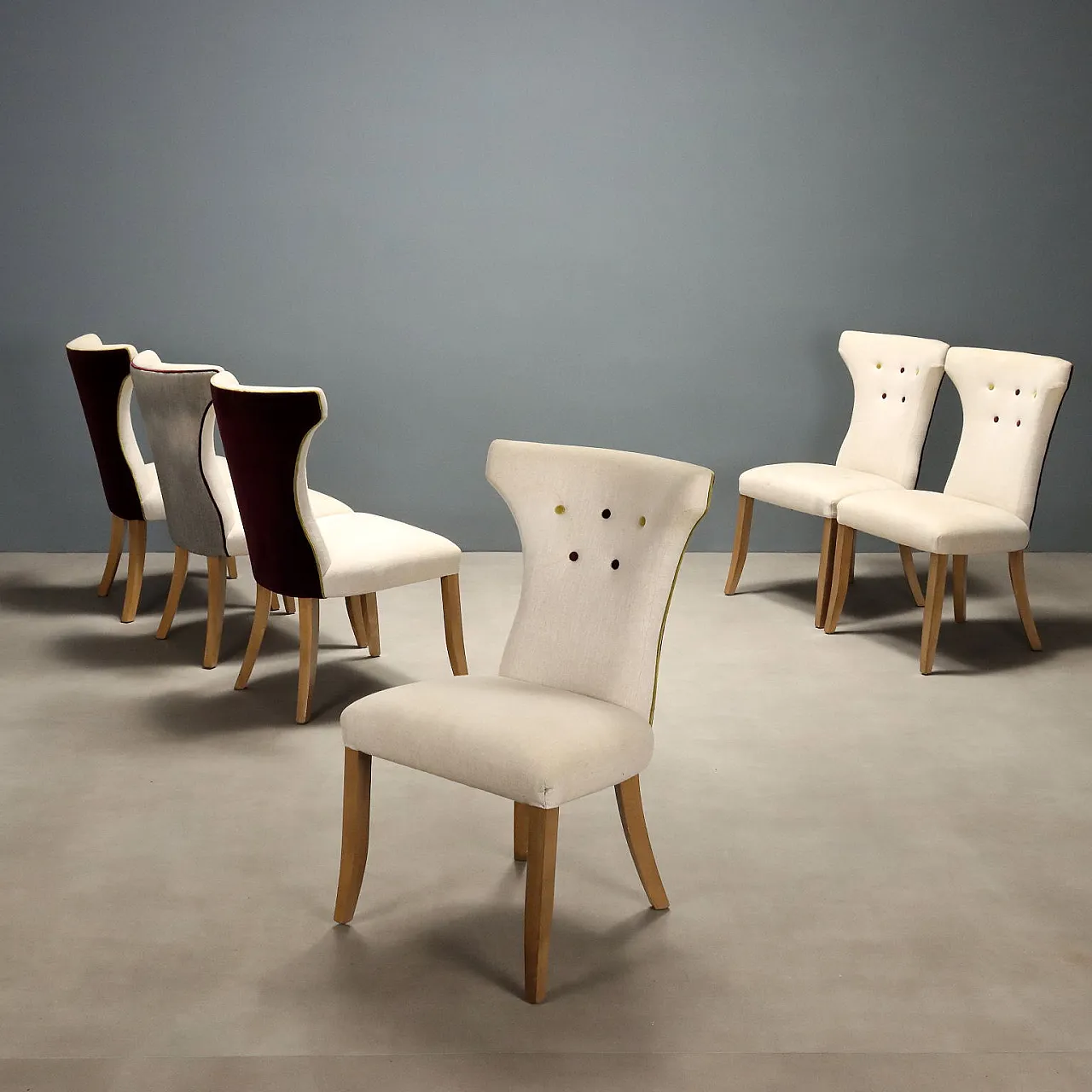 6 Sedie con seduta e schienale imbottiti e rivestiti in tessuto, '900 1