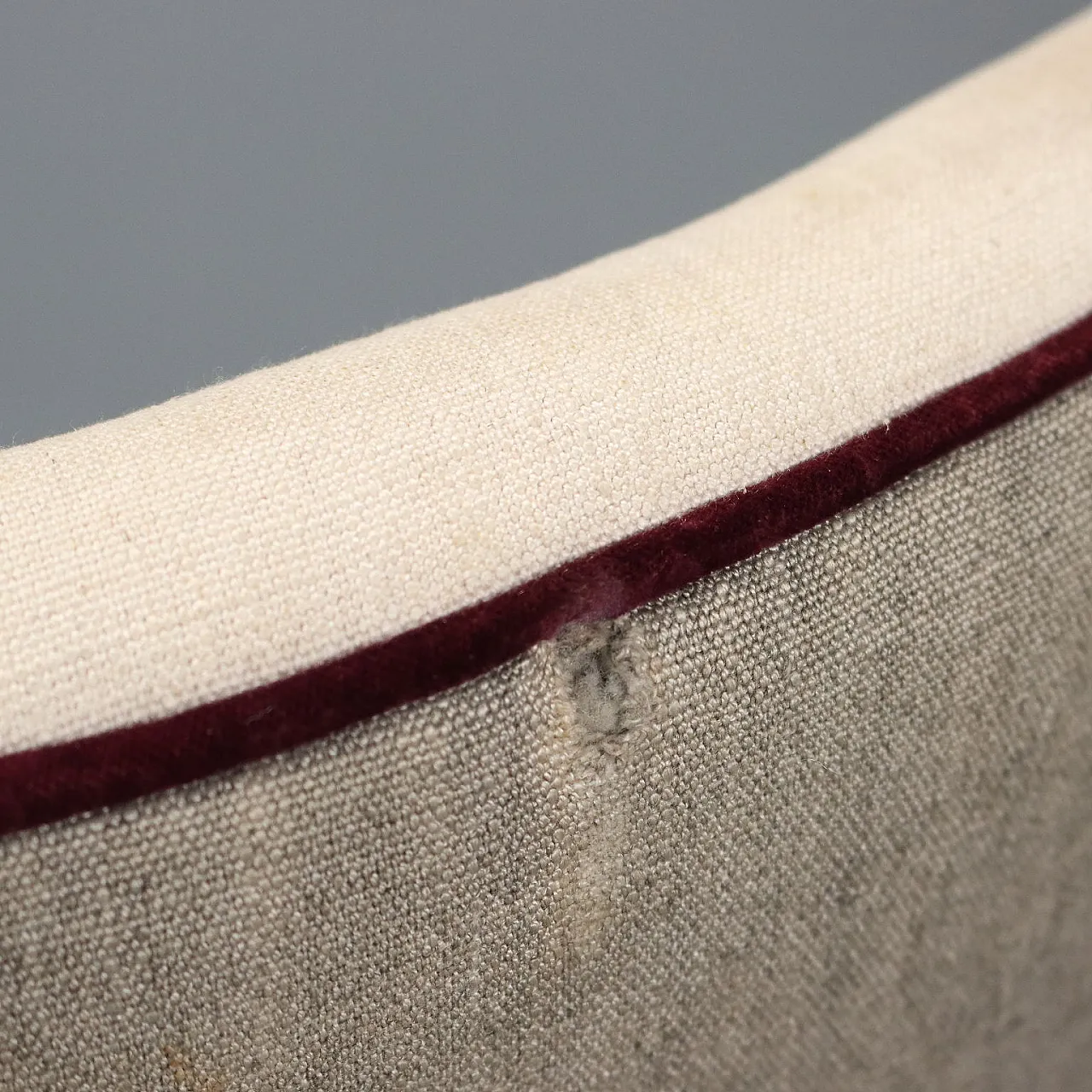 6 Sedie con seduta e schienale imbottiti e rivestiti in tessuto, '900 10