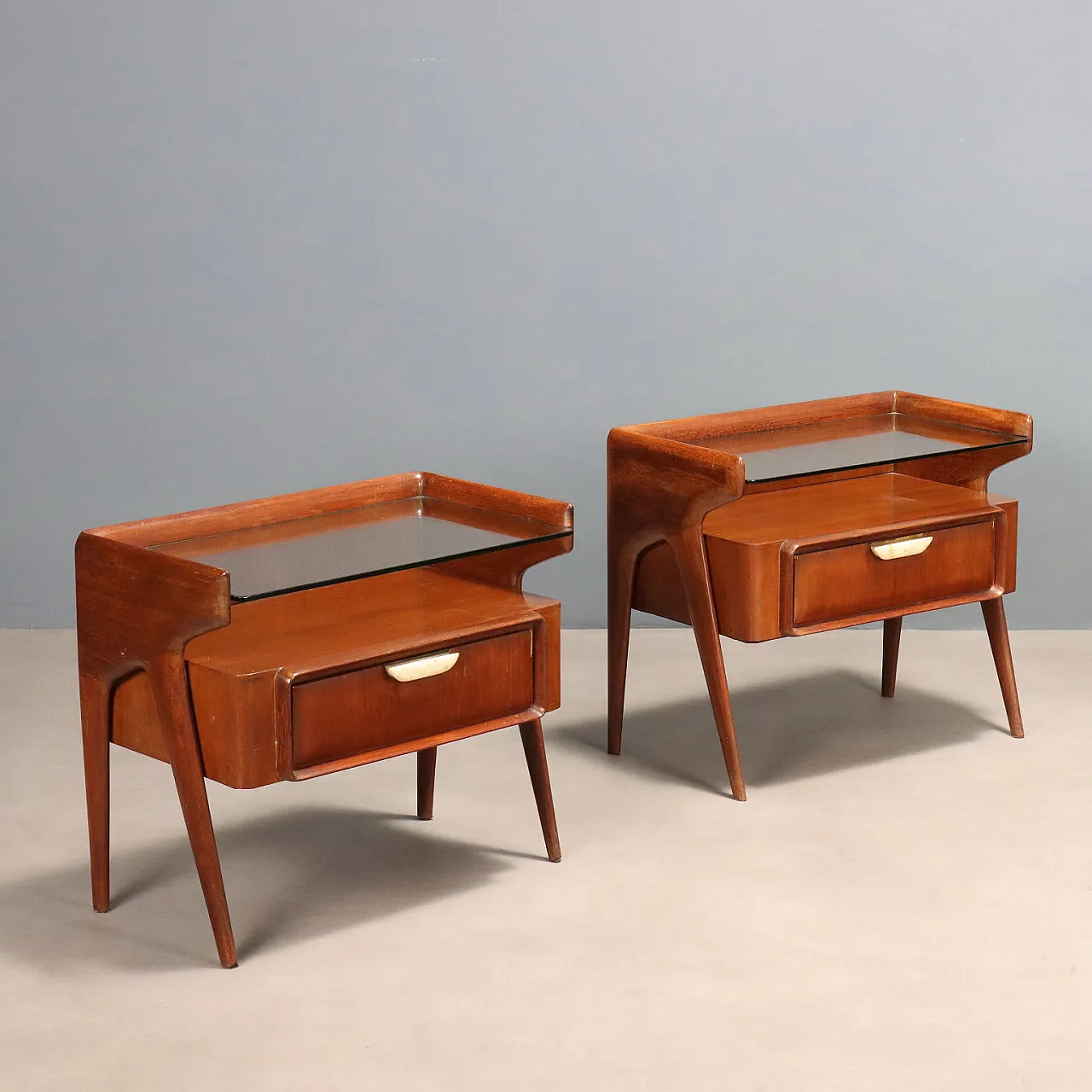 Pair of mahogany, glass and onyx bedside tables, 20th century 1