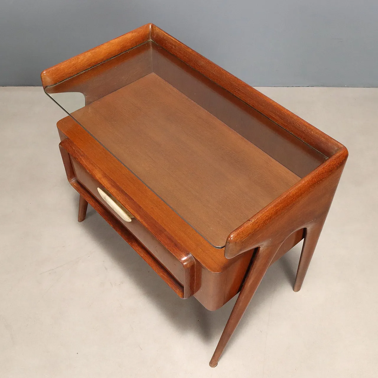 Pair of mahogany, glass and onyx bedside tables, 20th century 10