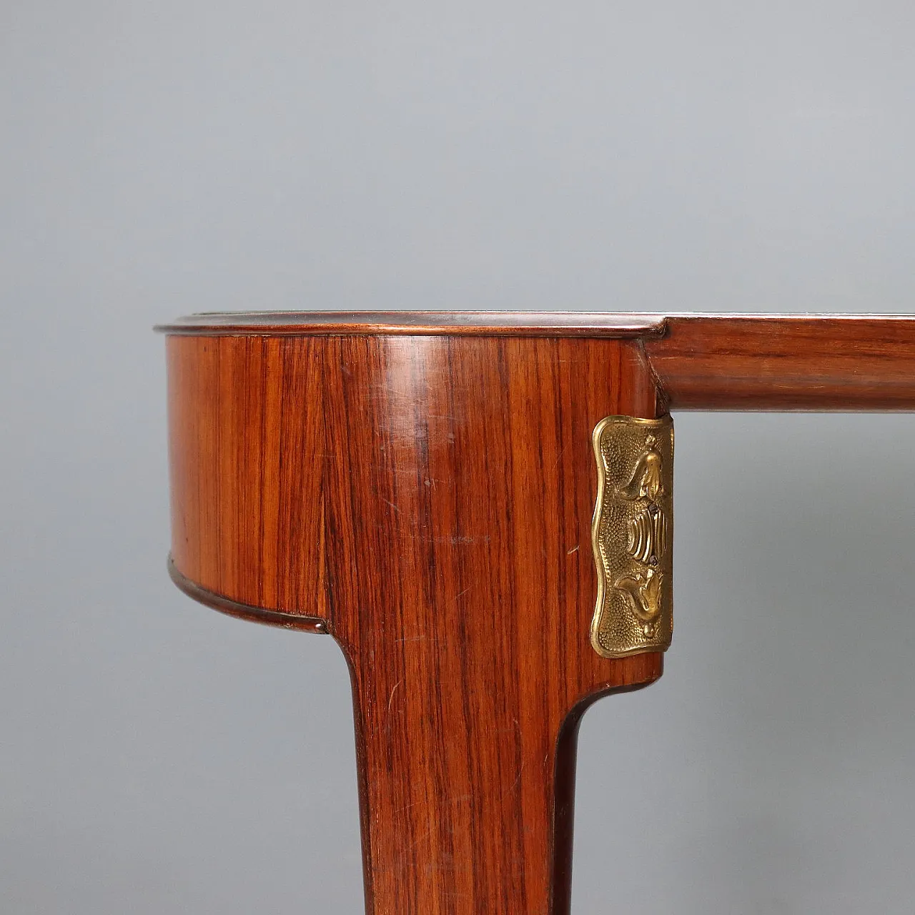 Tavolo da pranzo in legno, ottone e vetro, '900 5