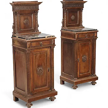 Coppia di comodini neorinascimentali in noce, primo '900