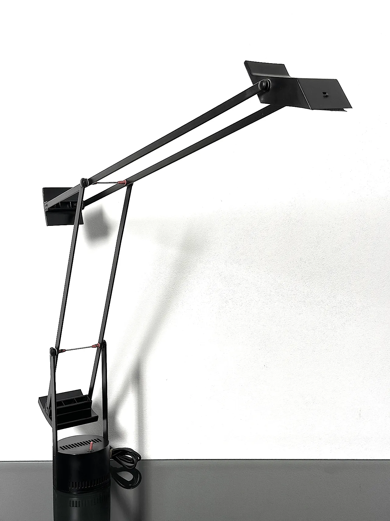 Tizio Table Lamp by Richard Sapper for Artemide, 1972 8