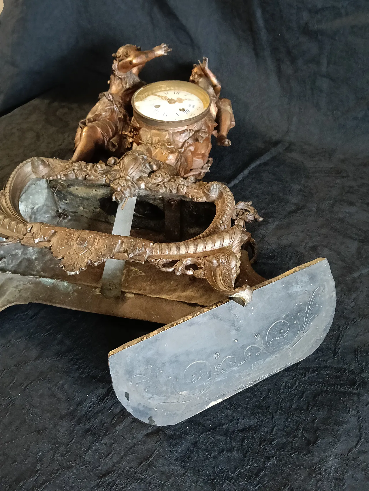 Mantel clock, Millet, Carcassonne. end of the 19th century 24