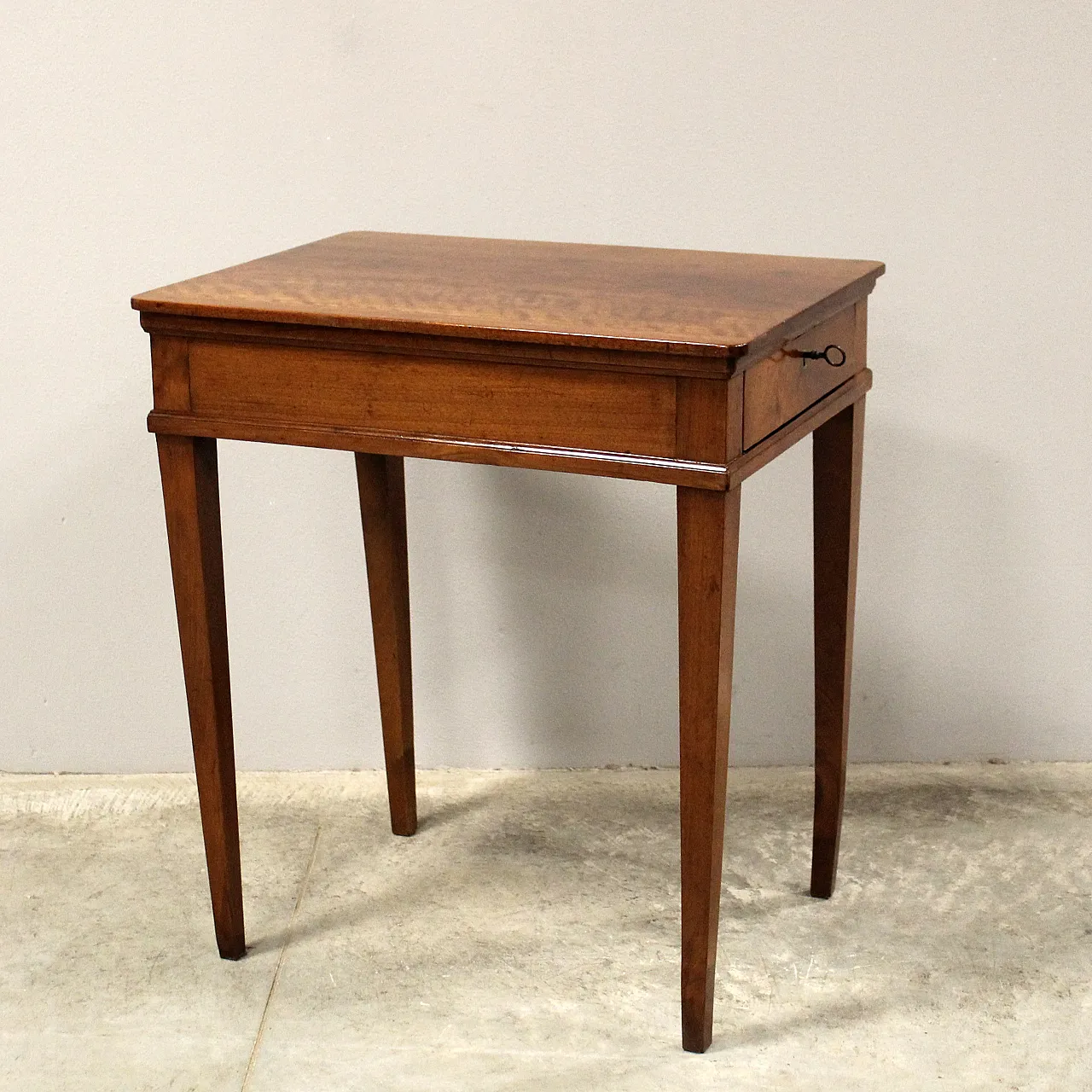 Louis XVI coffee table Italian walnut, 18th century 4