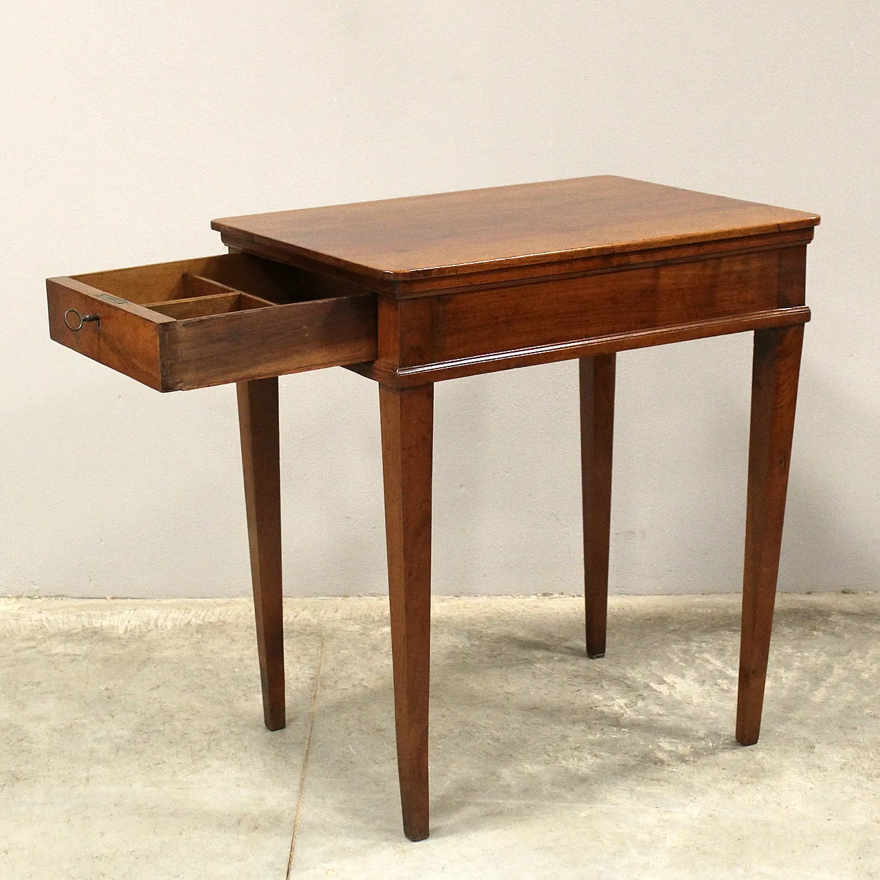 Louis XVI coffee table Italian walnut, 18th century 7