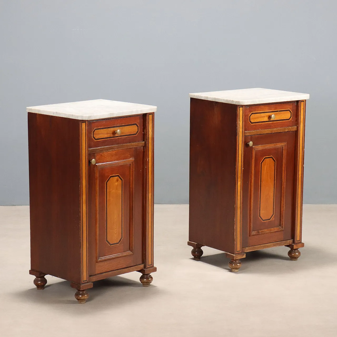 Coppia di comodini impiallacciati in mogano, primo '900 1