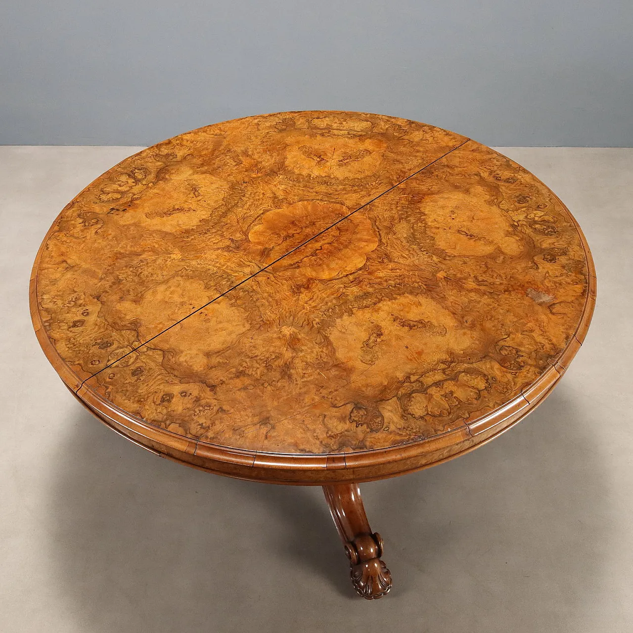 Tavolo in noce con piano impiallacciato in radica di noce, tardo '800 8