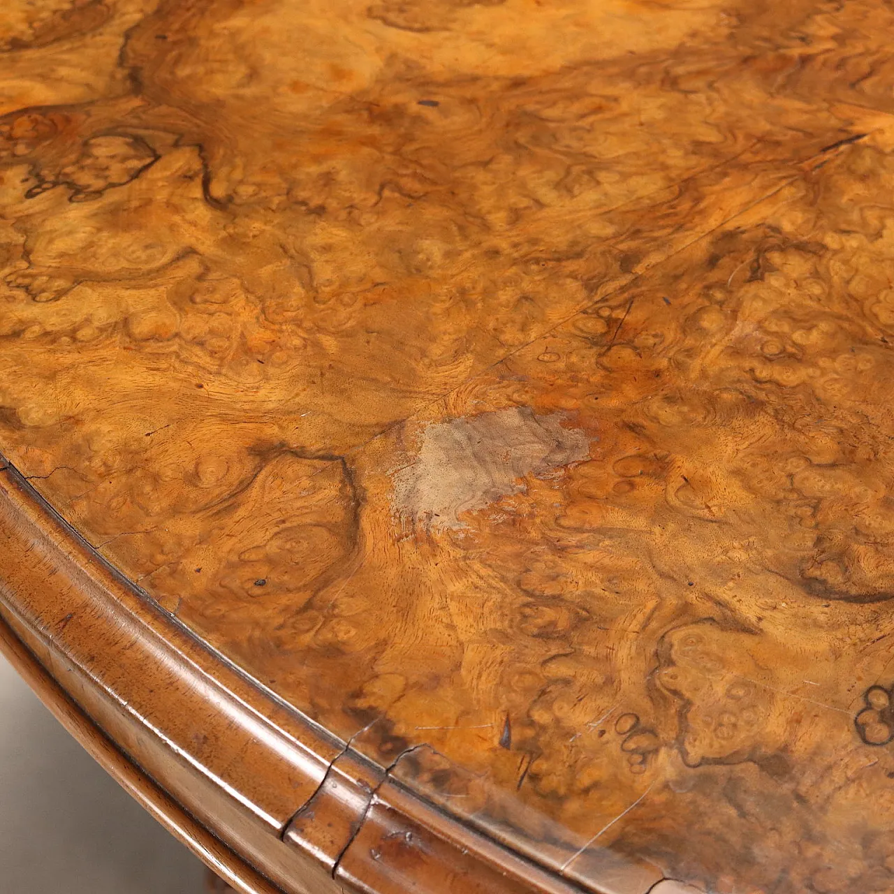 Tavolo in noce con piano impiallacciato in radica di noce, tardo '800 9