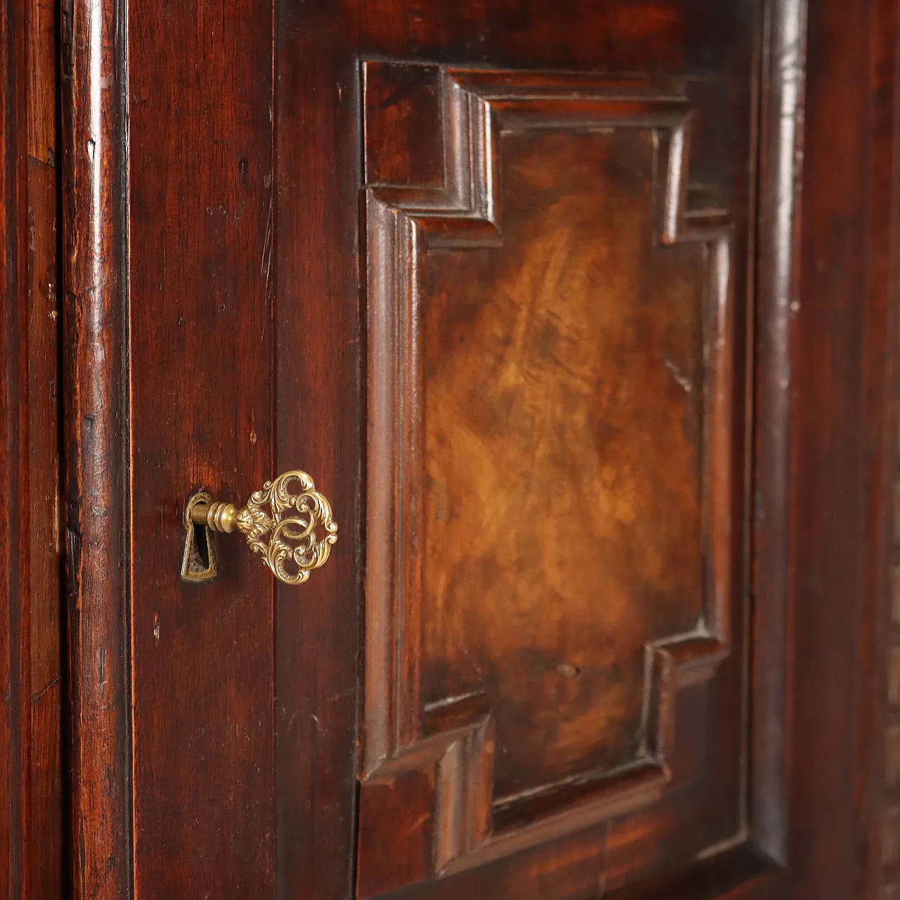 Armadio in noce, metà '800 8