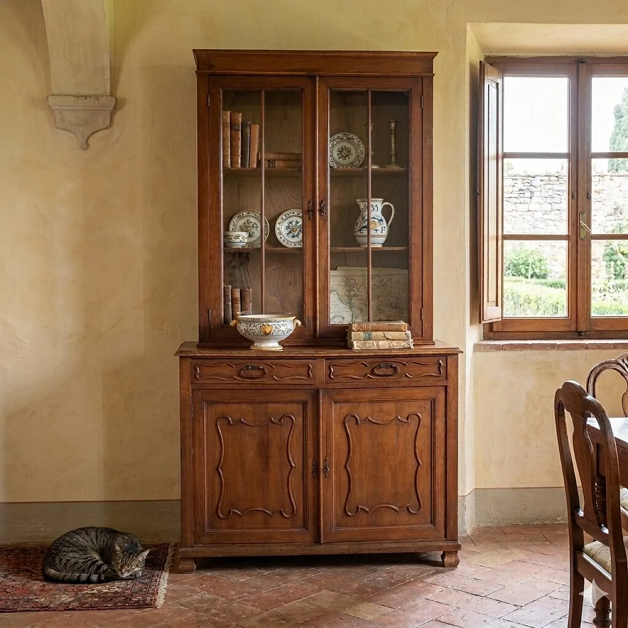 Credenza impiallacciata in noce e vetro, primo '900 2