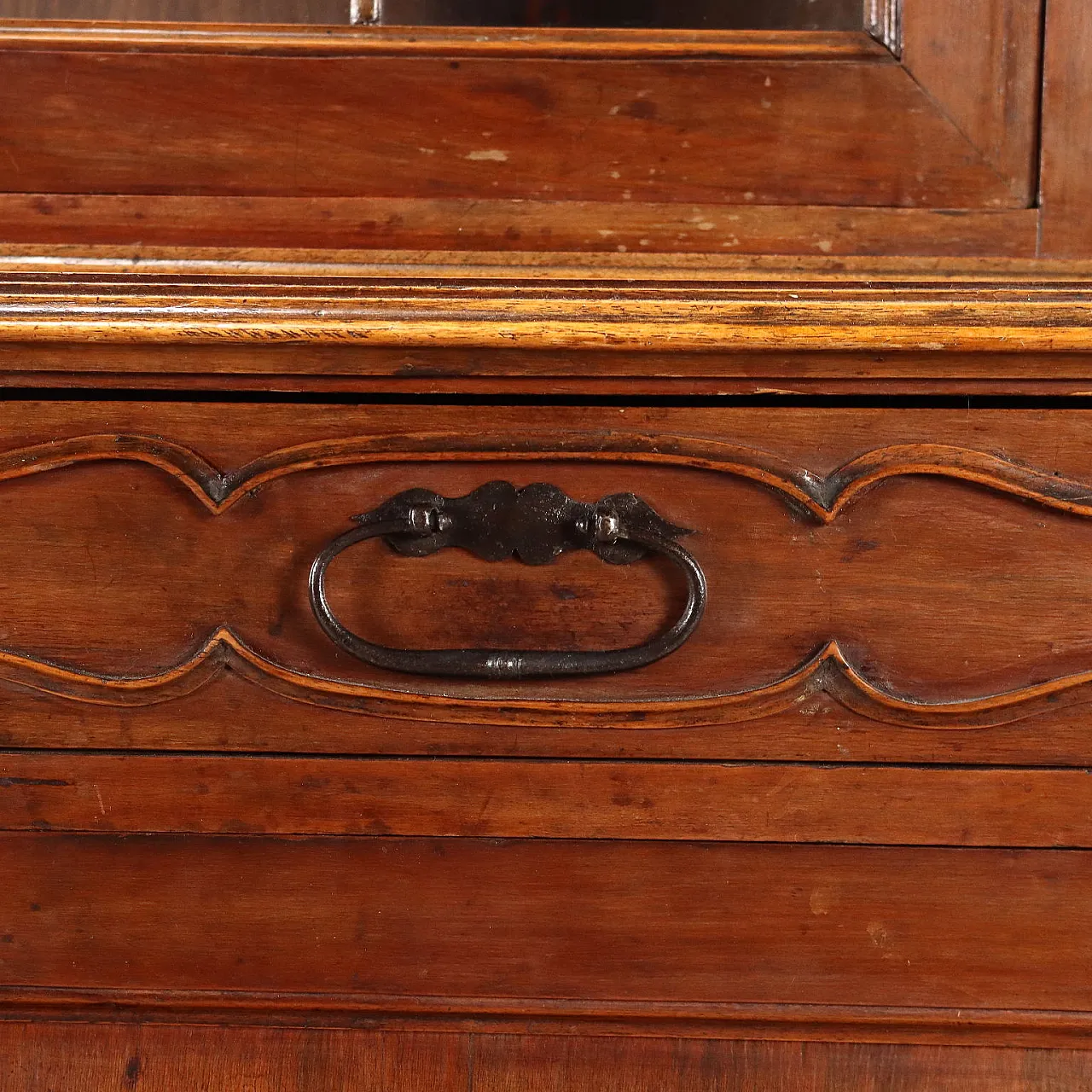 Credenza impiallacciata in noce e vetro, primo '900 9