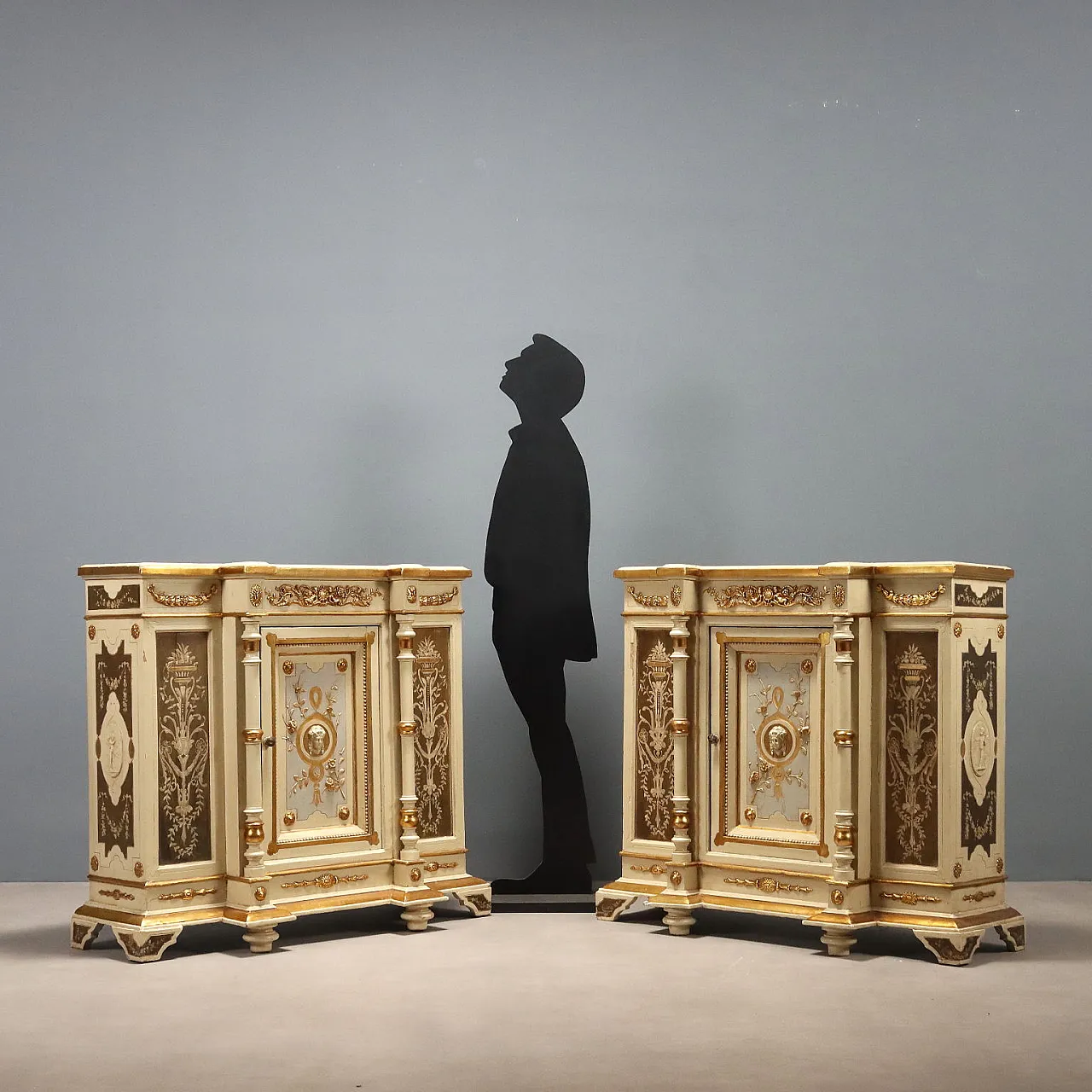 Pair of lacquered, carved and gilded fir sideboards, late 19th century 3