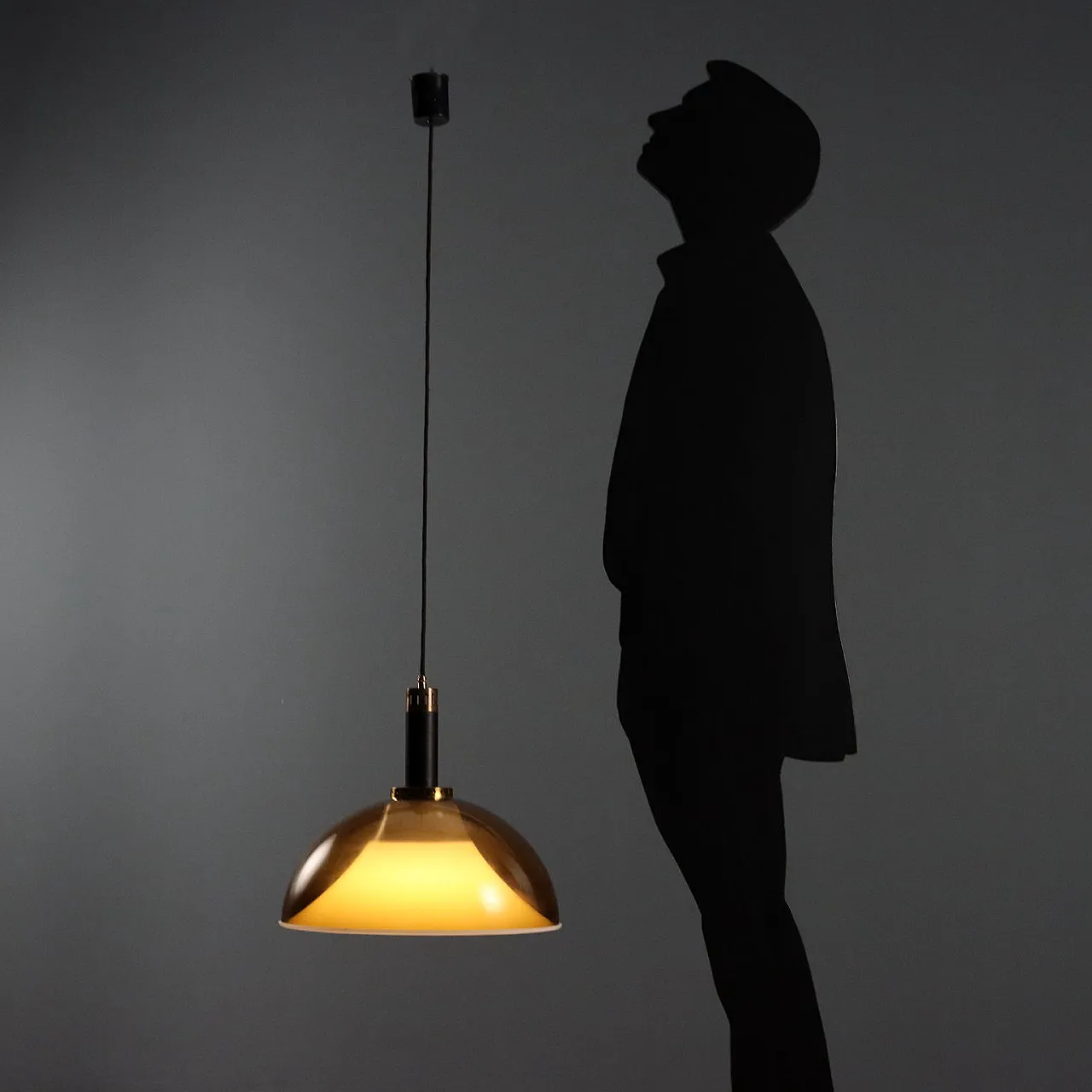 Plafoniera in perspex, metallo smaltato e ottone, '900 4