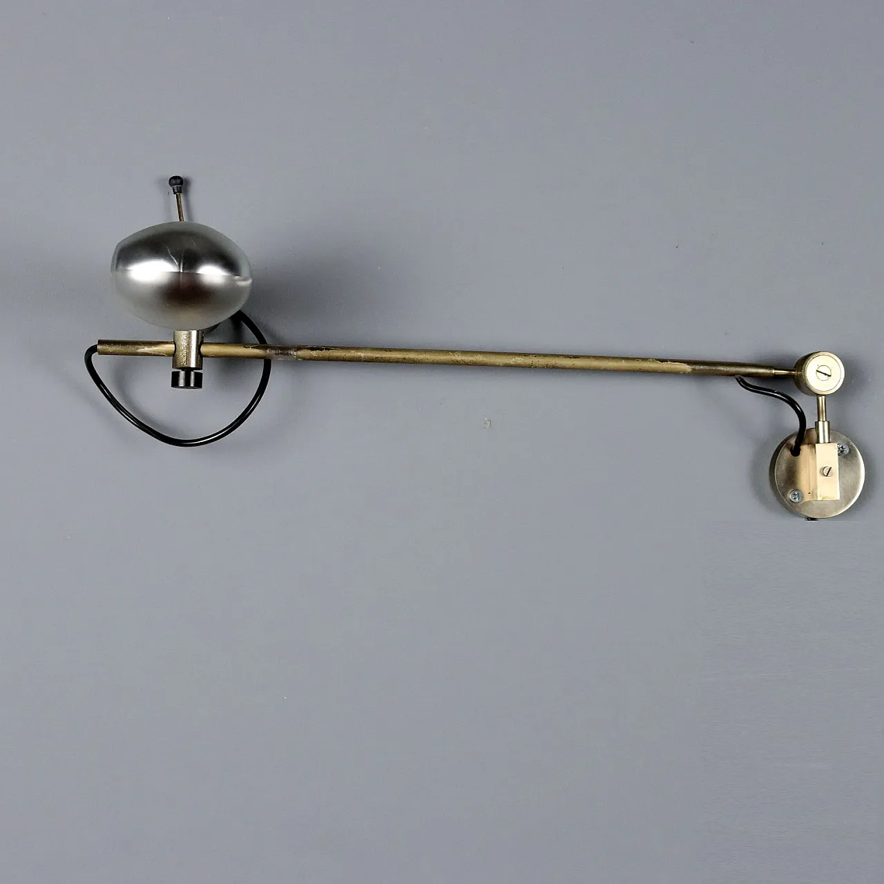 Coppia di applique in alluminio anodizzato, '900 8