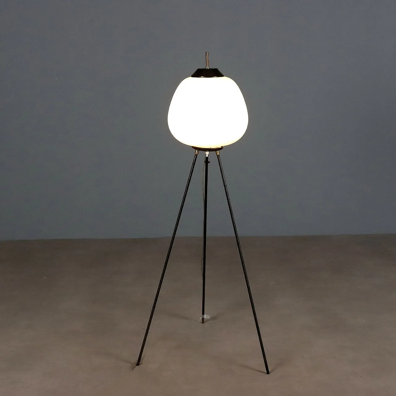 Black enameled metal and opaline glass floor lamp, 20th century 1