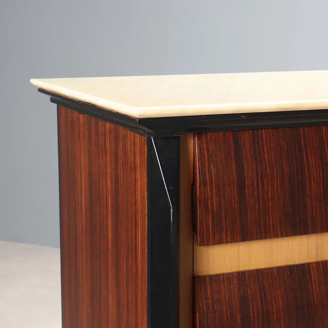 Sideboard in exotic woods, laminate and brass inserts, 20th century 7