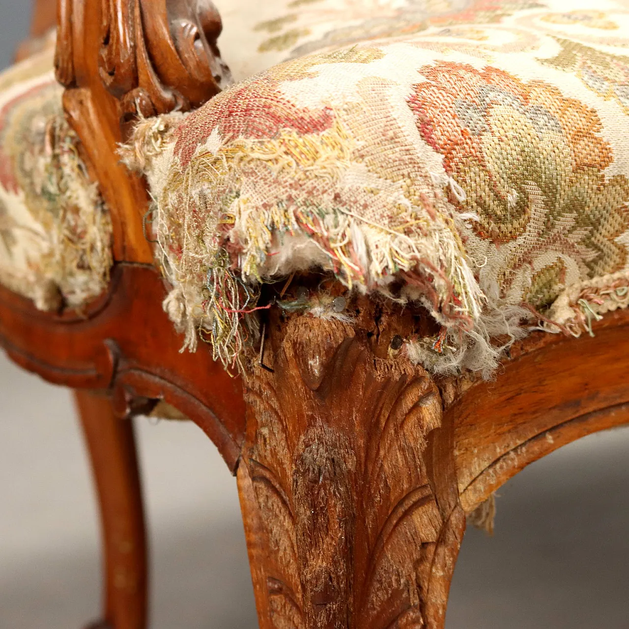 Divano a due posti in noce in stile tardo barocco, fine '800 8