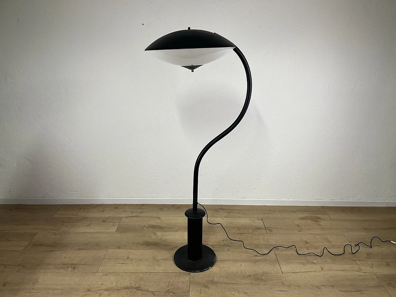 Metal and glass Disc floor lamp, 1960s 7