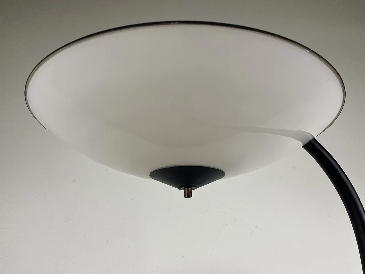 Metal and glass Disc floor lamp, 1960s 10