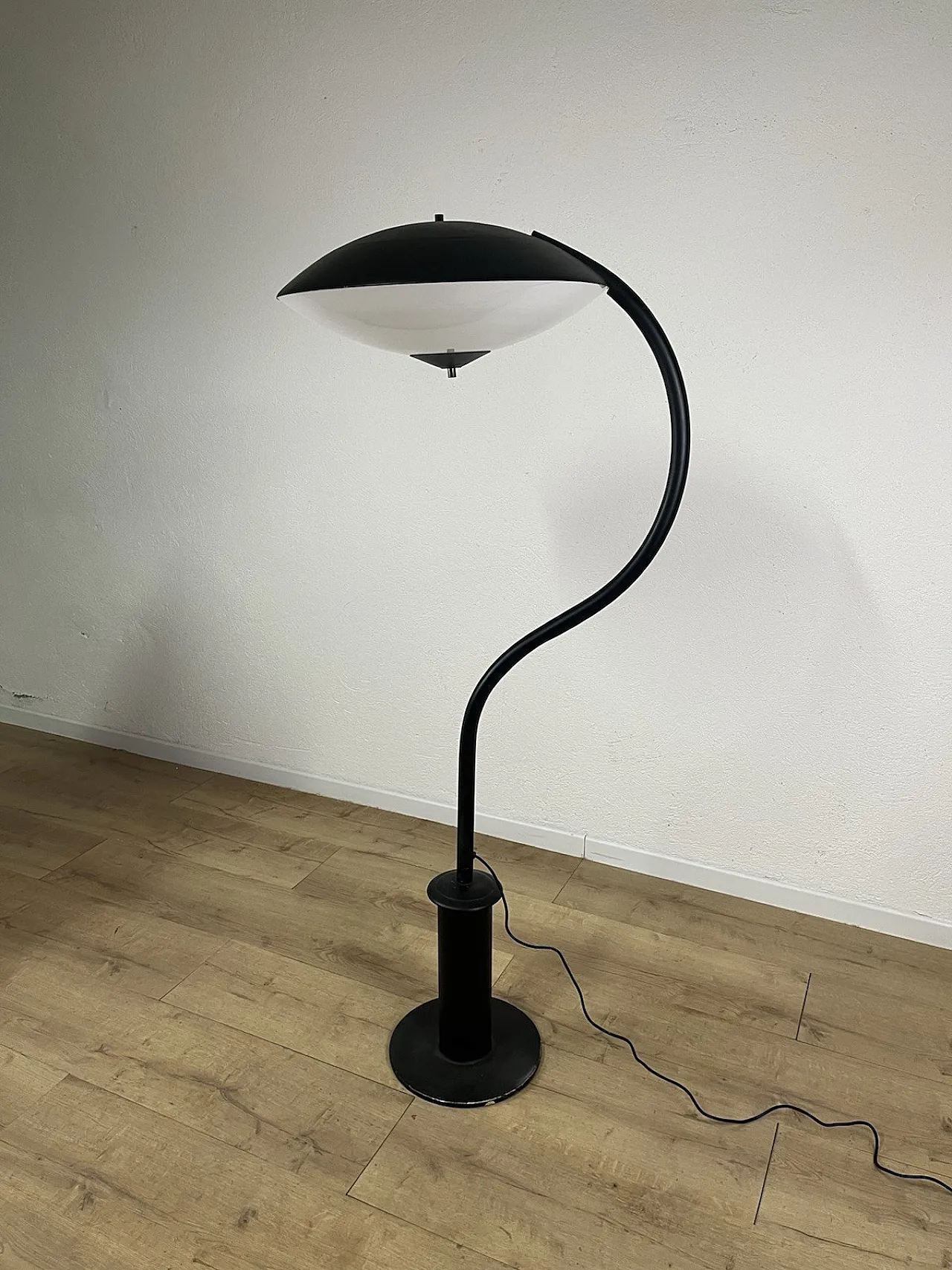 Metal and glass Disc floor lamp, 1960s 12