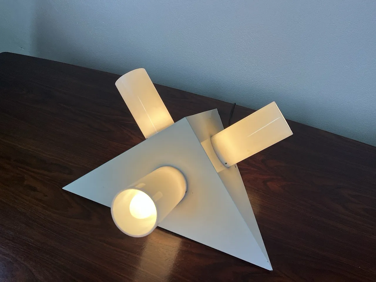 Perspex Space Age Pyramid lamp, 1960s 7