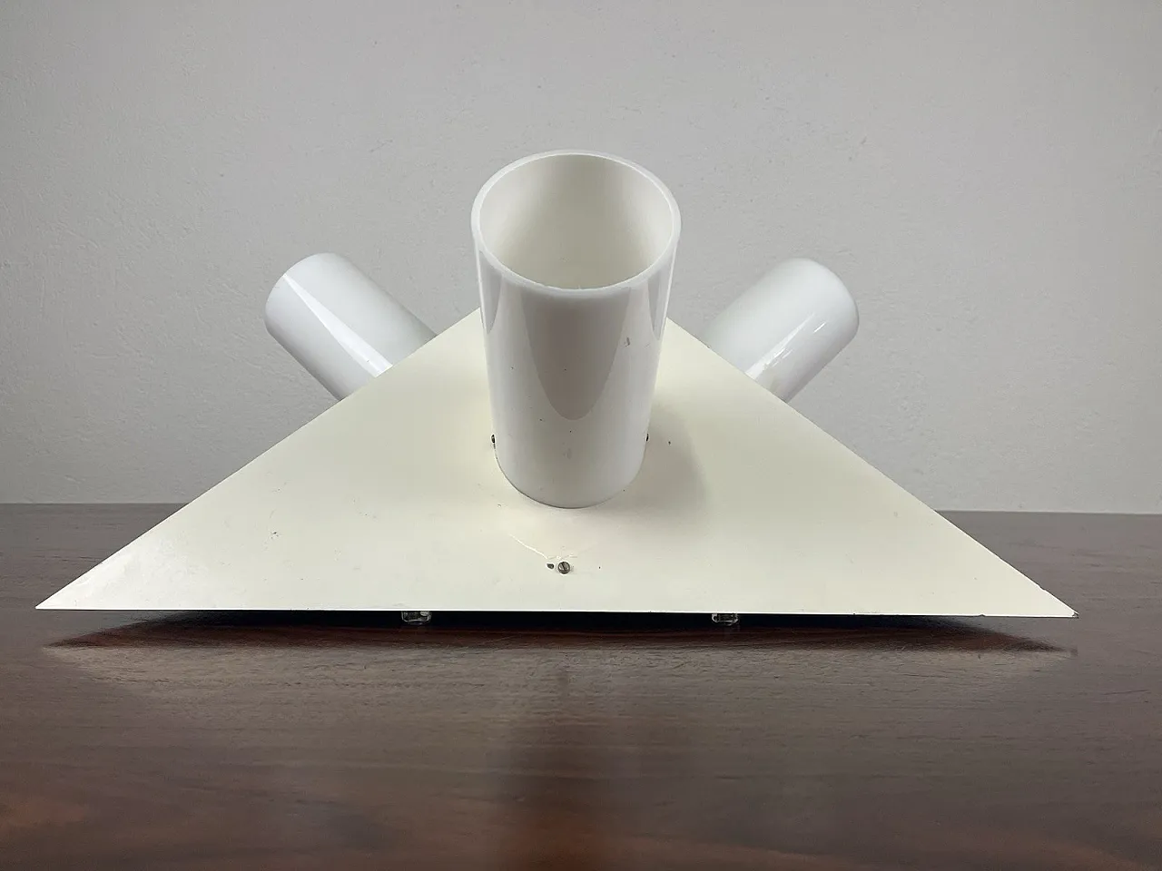 Perspex Space Age Pyramid lamp, 1960s 8