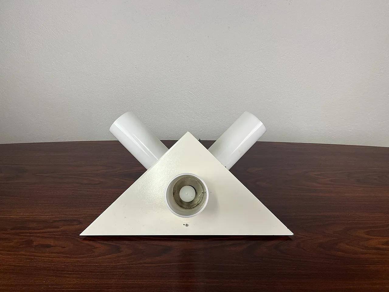 Perspex Space Age Pyramid lamp, 1960s 9
