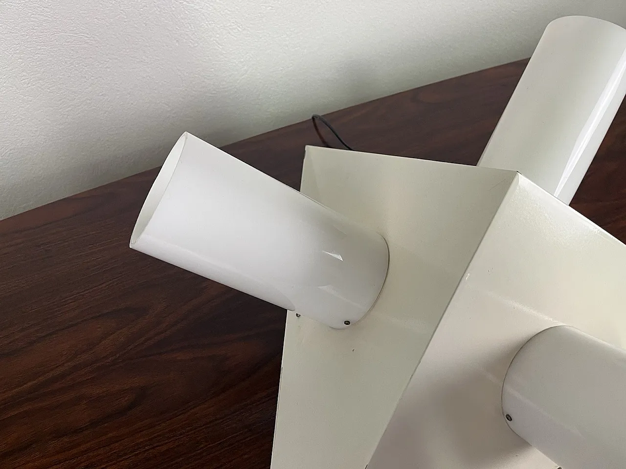 Perspex Space Age Pyramid lamp, 1960s 12