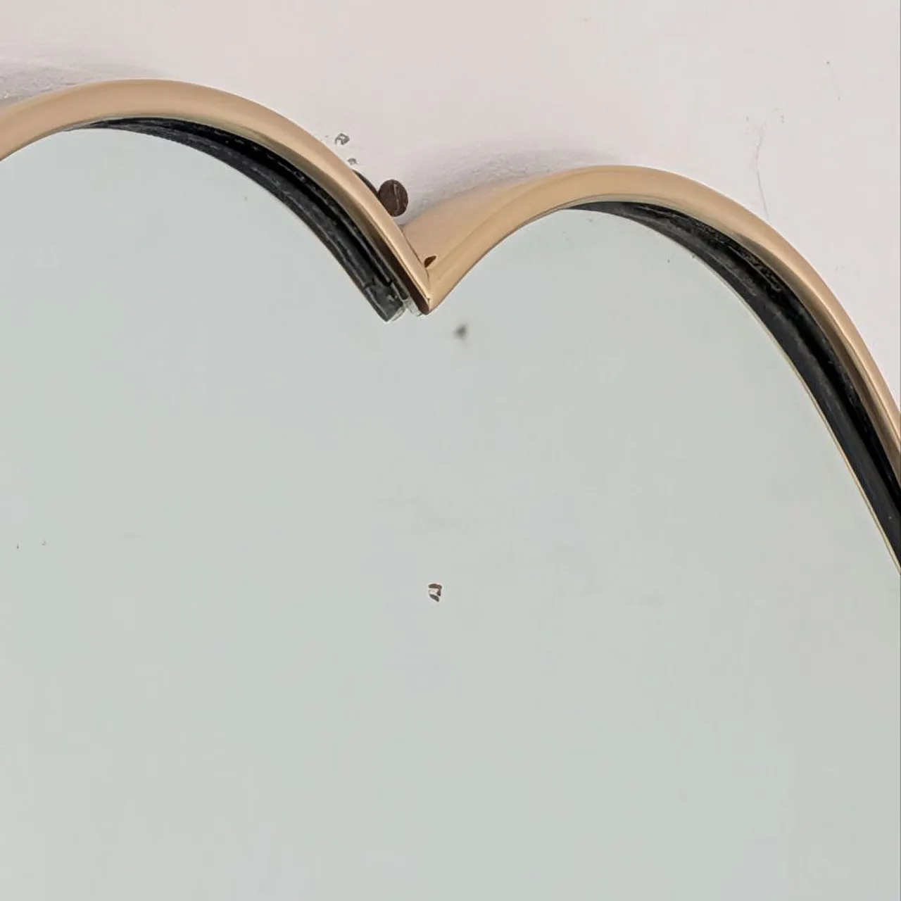 Specchio in ottone a forma di scudo stile Gio Ponti, anni ’50 6