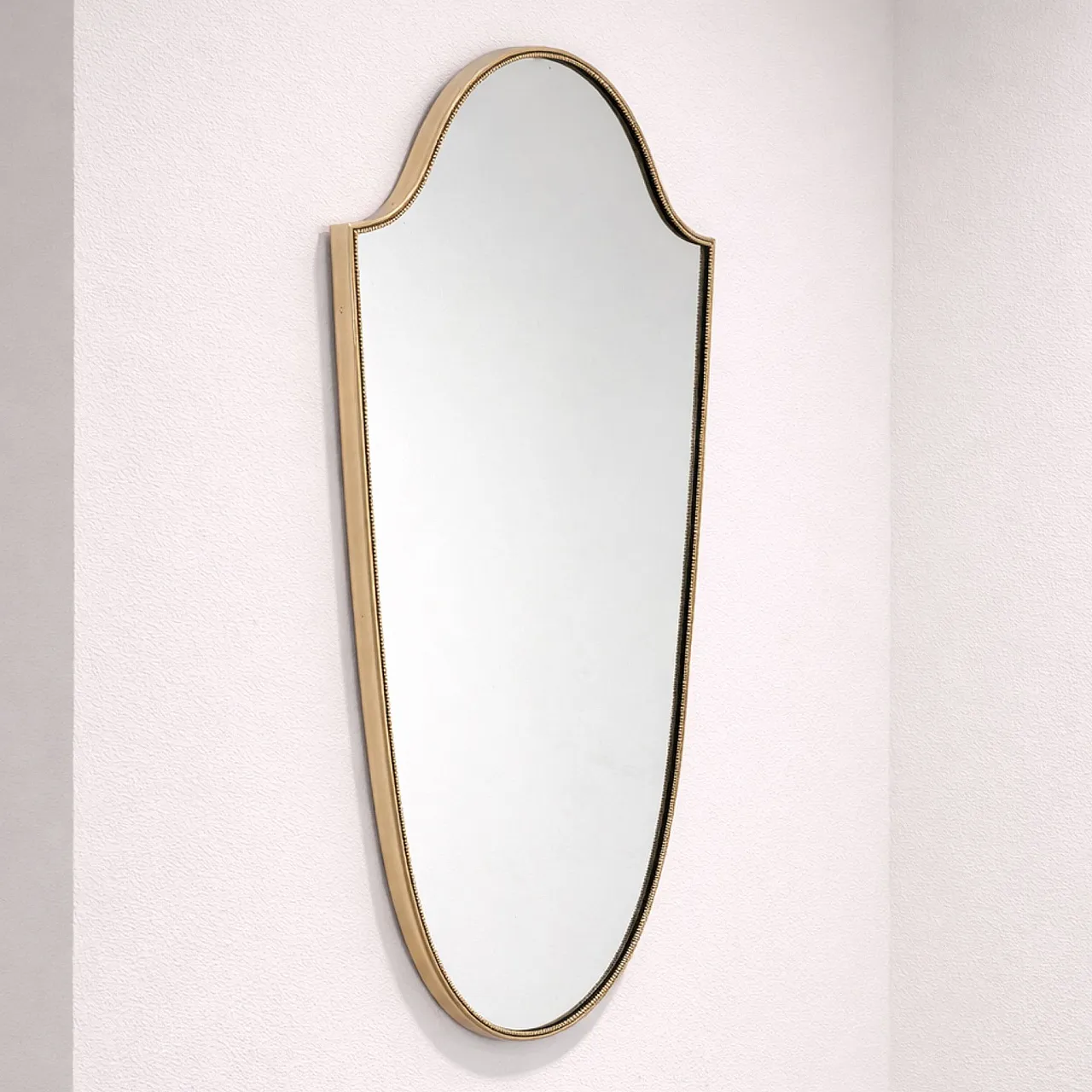 Specchio in ottone a forma di scudo stile Gio Ponti, anni ’50 7