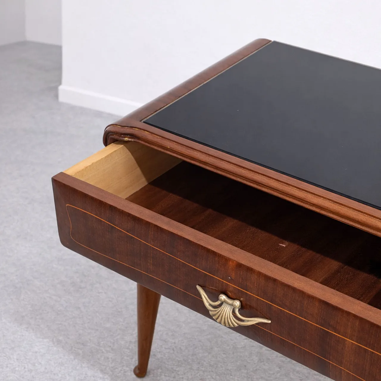 Pair of bedside tables in cherry wood with black glass and brass, 1960 3