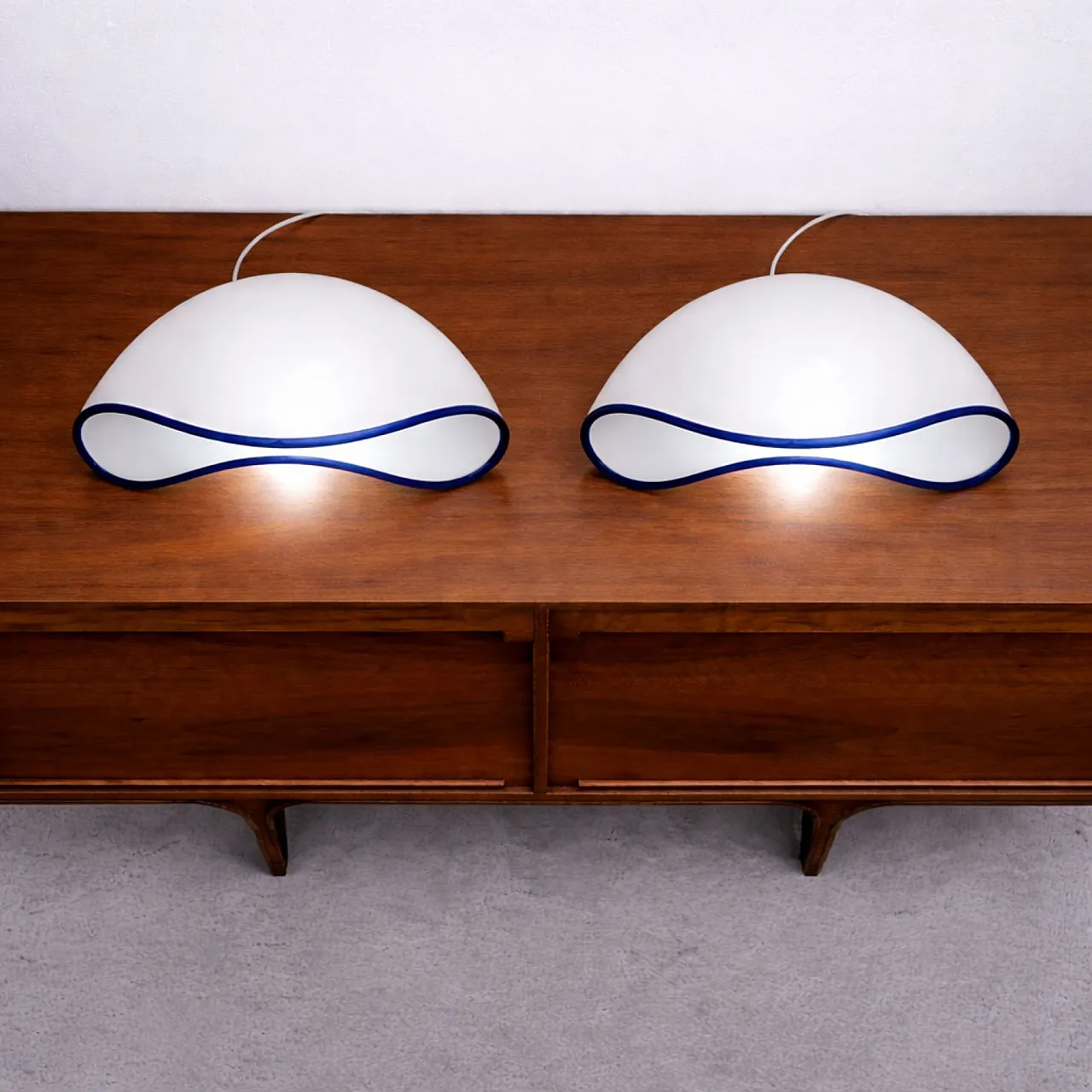 Pair of Vistosi Orsera lamps in white and blue Murano glass, 1970s 2