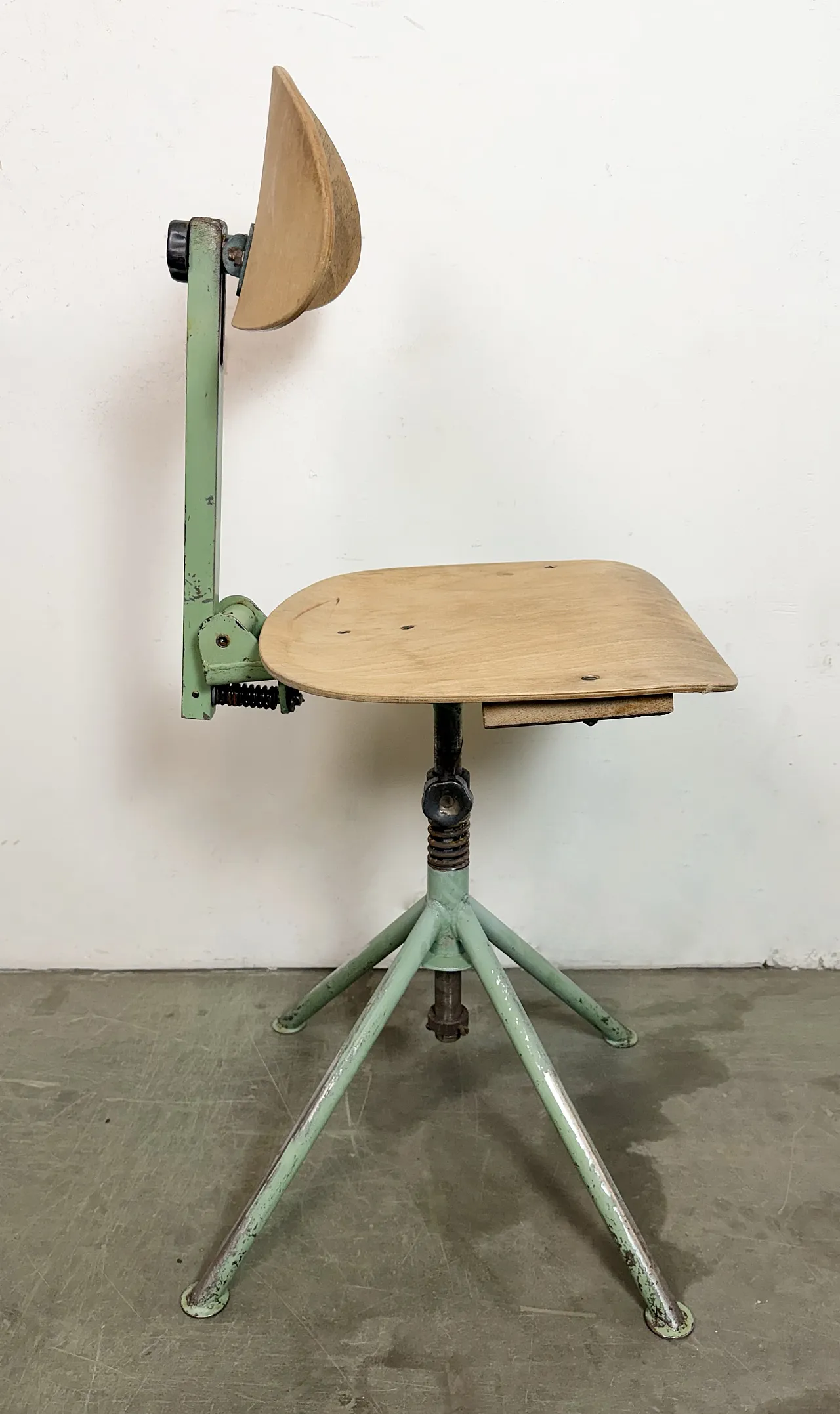 Green Industrial Workshop Chair, 1950s 33