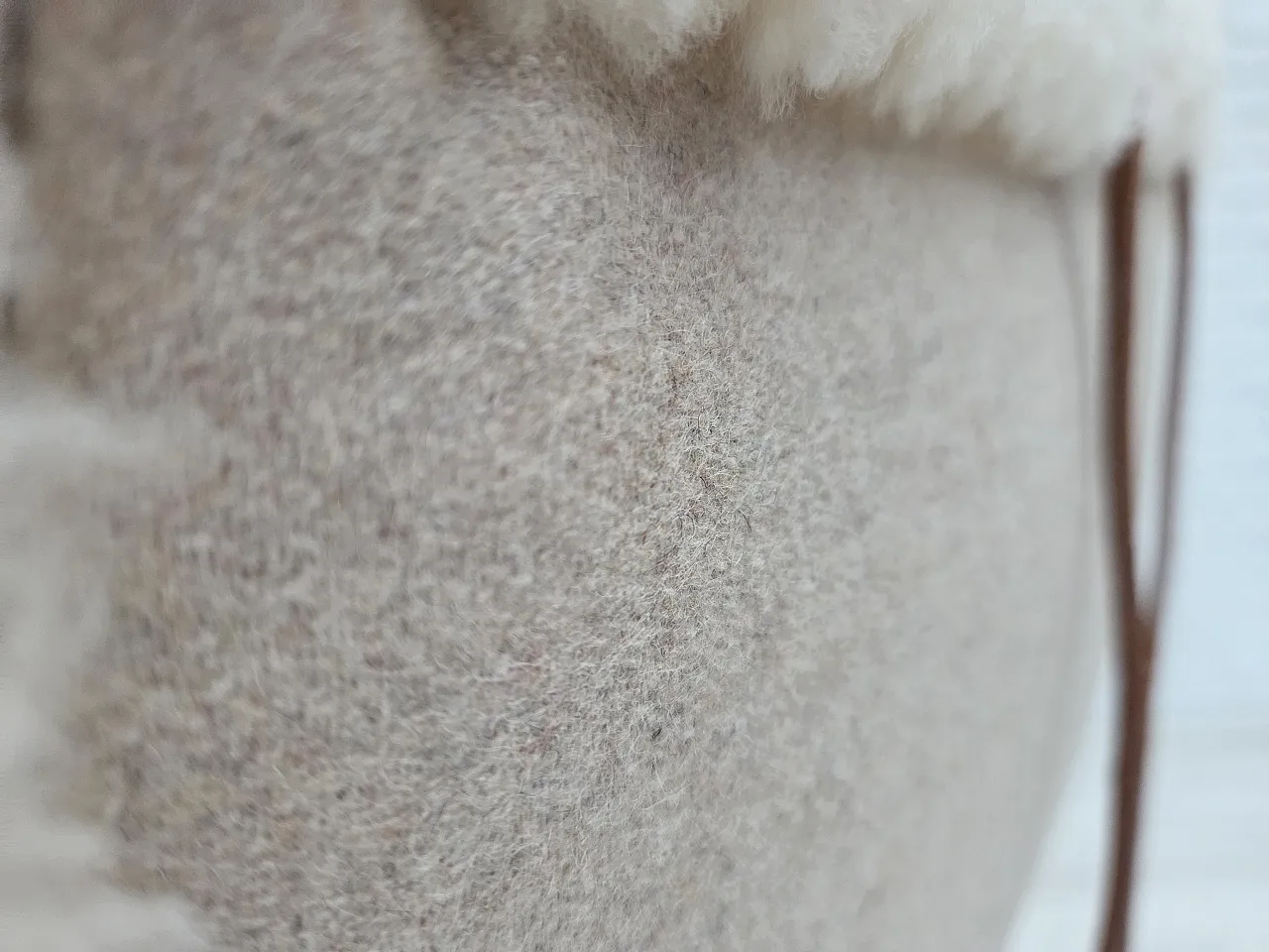 Sedia a dondolo danese, rivestita, vera pelle di pecora, anni '70 14