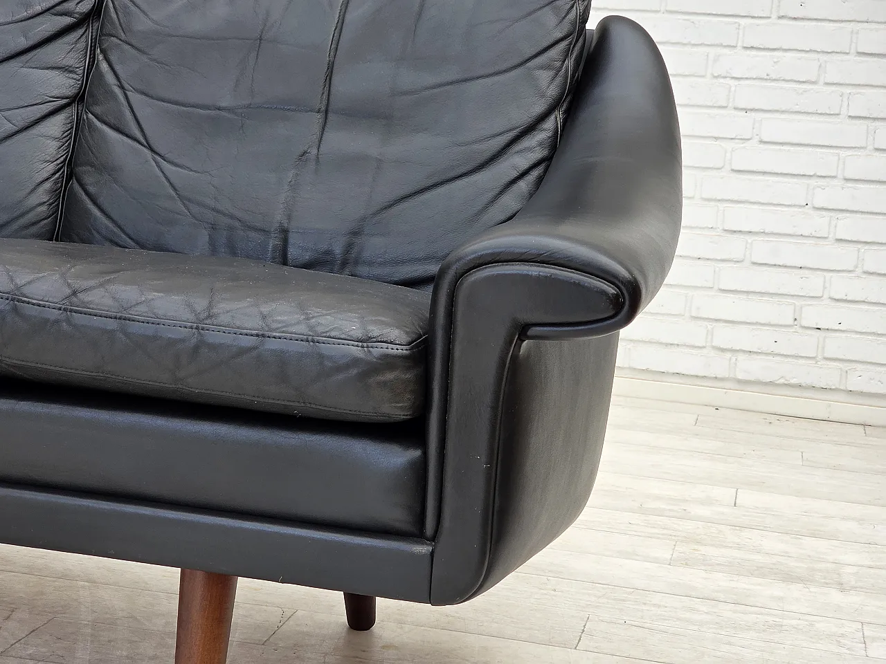 Anni '60, design danese di Aage Christensen, divano a 3 posti, pelle. 2