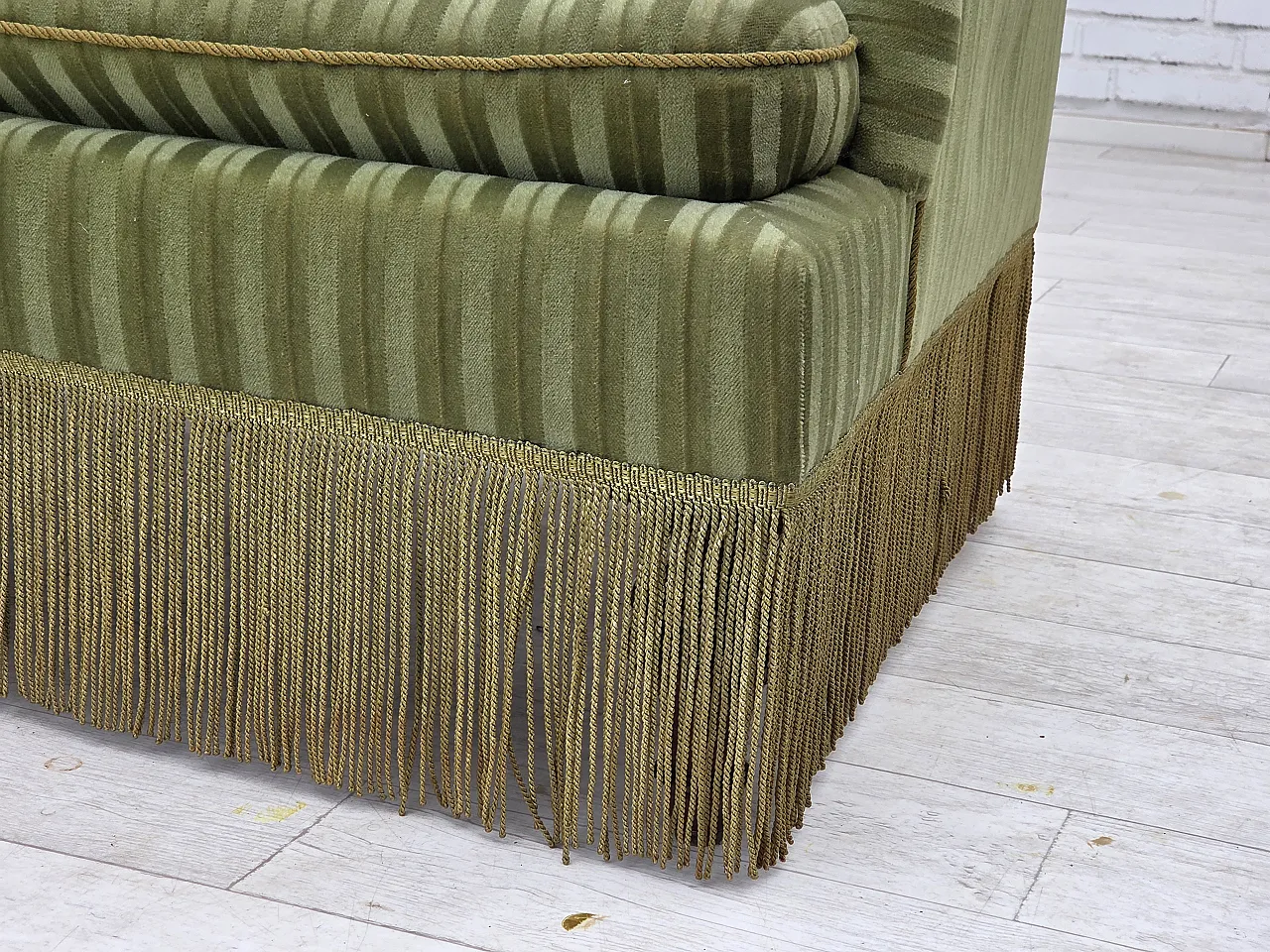 Divano danese a 2 posti, velluto verde, legno di faggio, anni '50 4