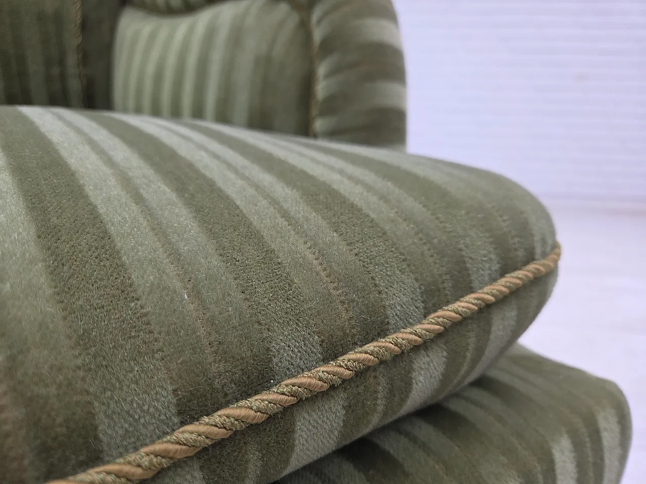 Divano danese a 2 posti, velluto verde, legno di faggio, anni '50 5