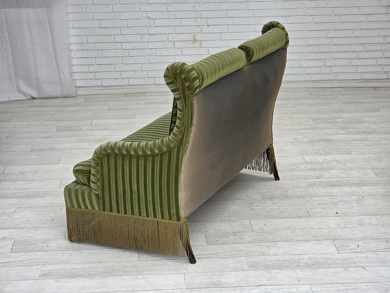 Divano danese a 2 posti, velluto verde, legno di faggio, anni '50 10